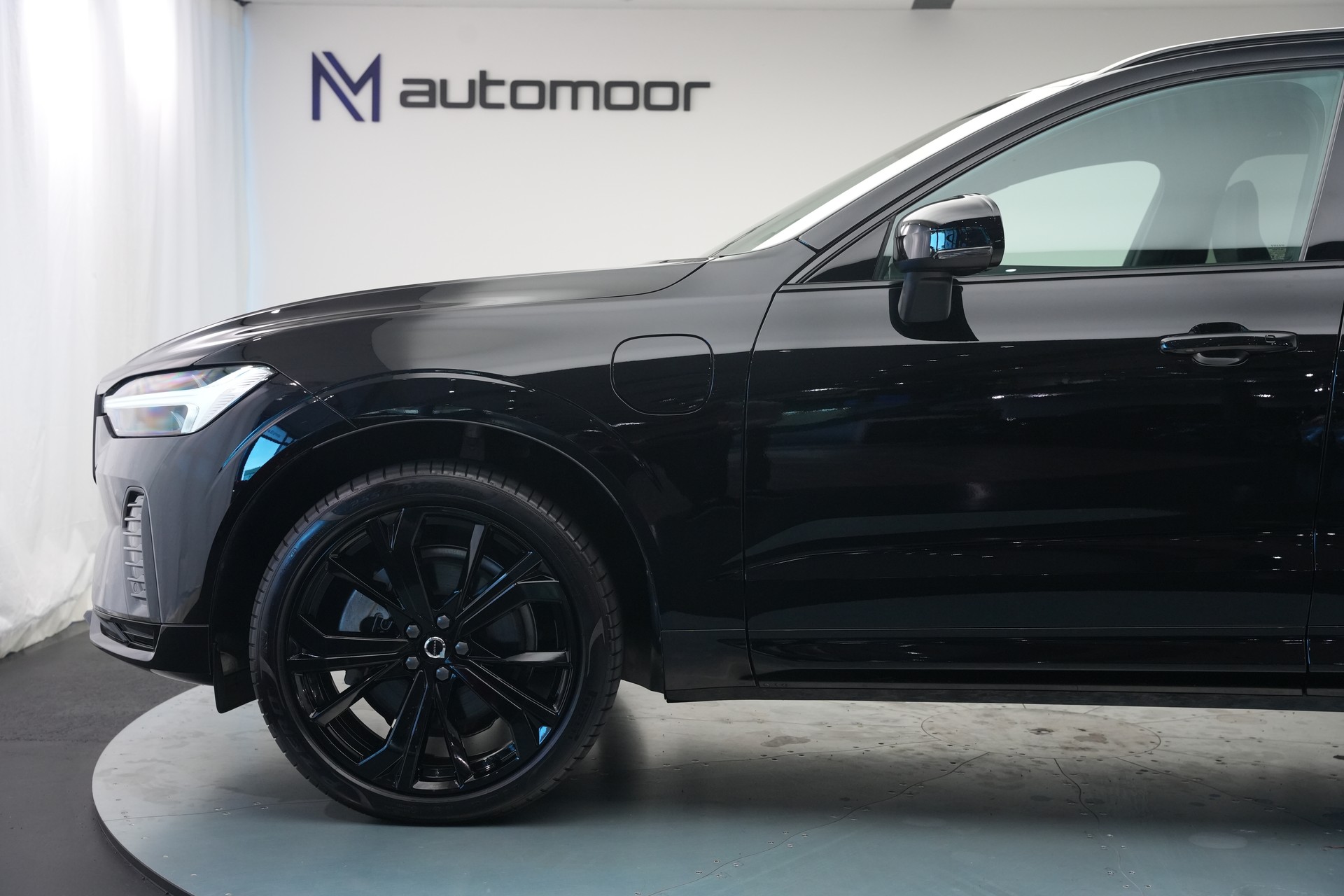 VOLVO XC60 T8 eAWD PluginHybrid Black Edition Geartronic *Panorama* *Standheizung*-image-47