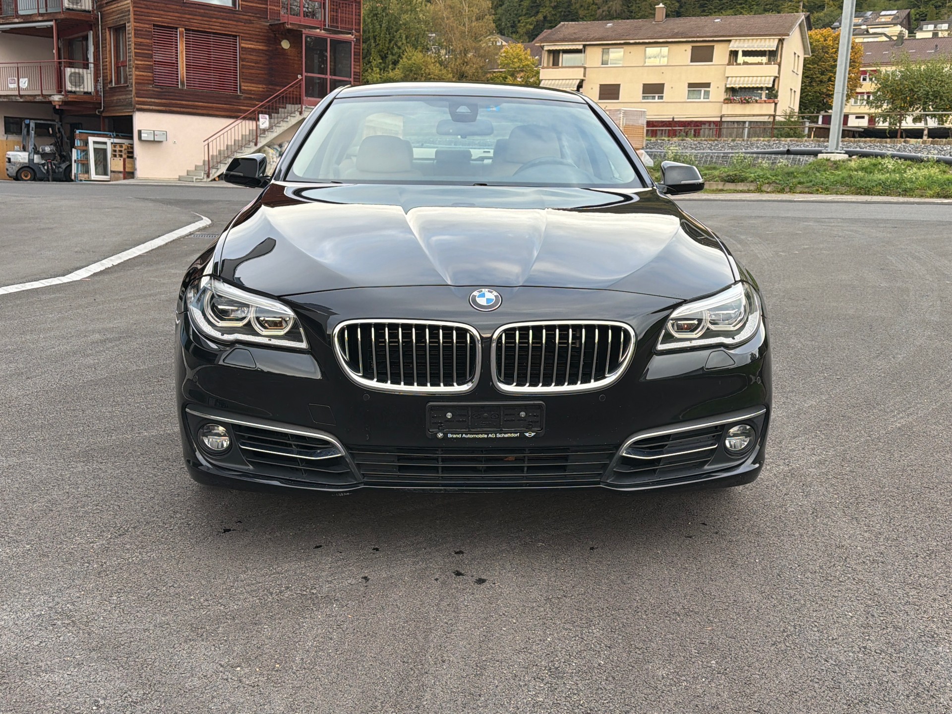 BMW 550i xDrive Luxury Line Steptronic Sport-image-7