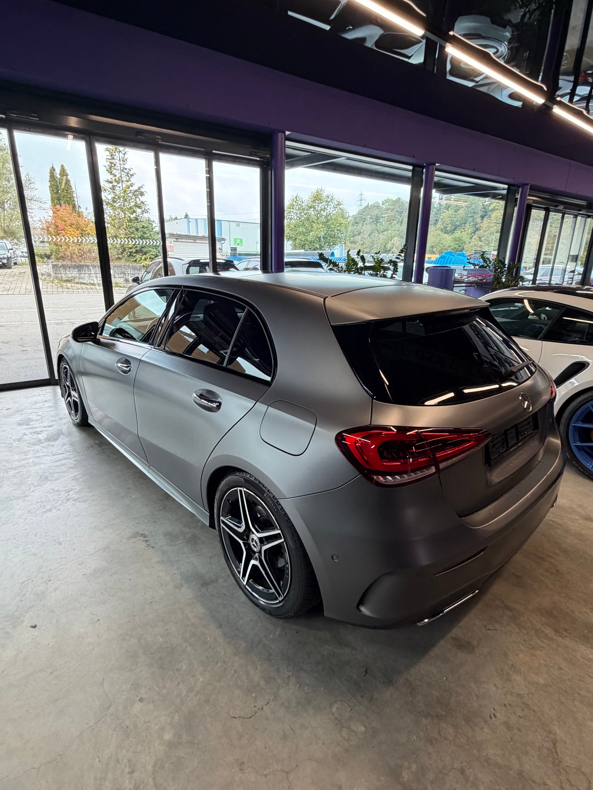 MERCEDES-BENZ A 180 AMG Line 7G-DCT-image-2