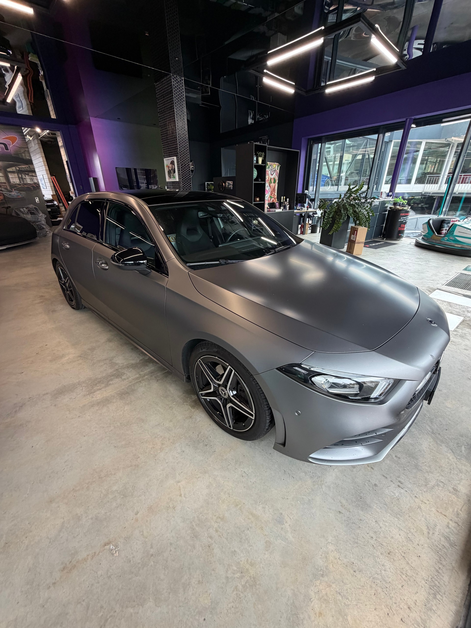 MERCEDES-BENZ A 180 AMG Line 7G-DCT-image-4
