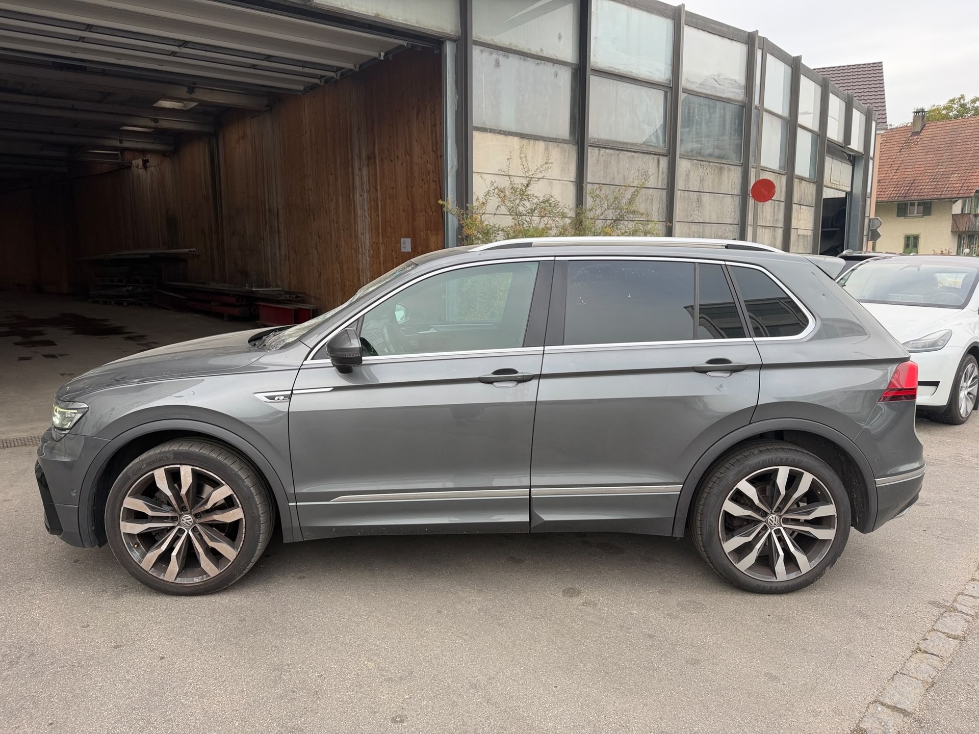 VW Tiguan 2.0TSI Highline 4Motion DSG-image-6