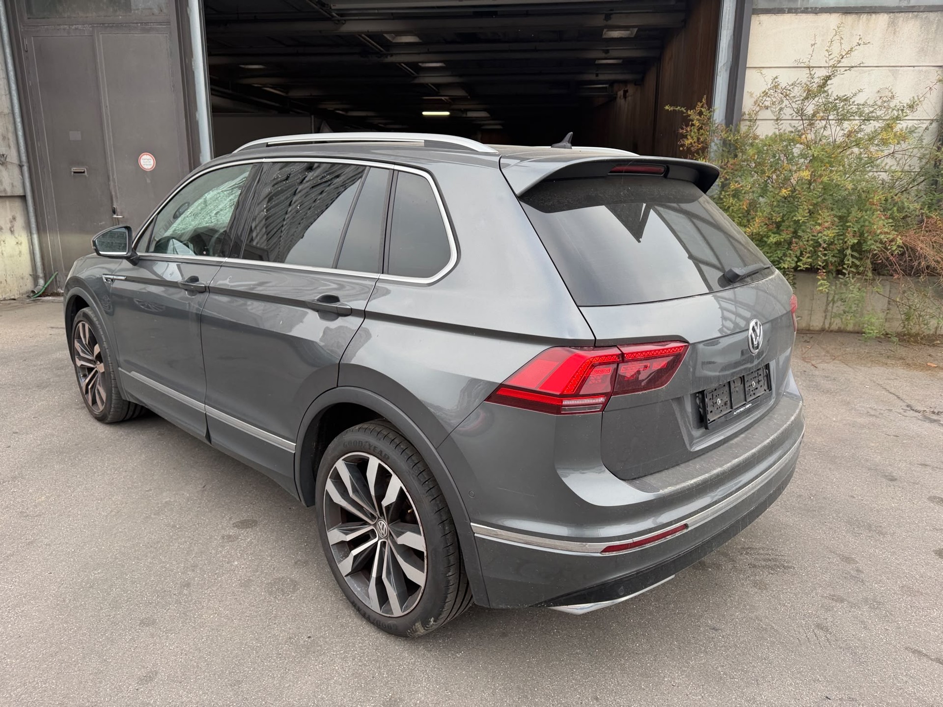 VW Tiguan 2.0TSI Highline 4Motion DSG-image-4