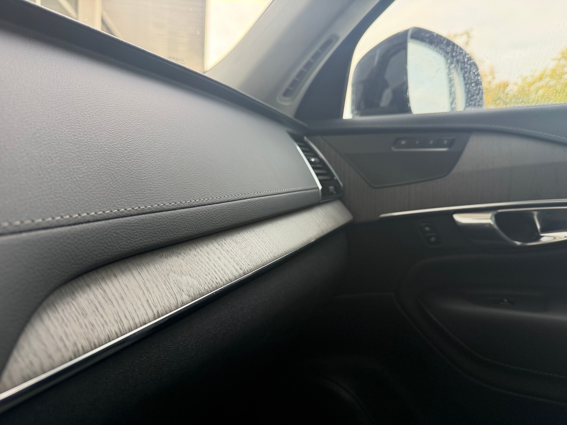 VOLVO XC90 T8 eAWD Ultra Dark Geartronic-image-12