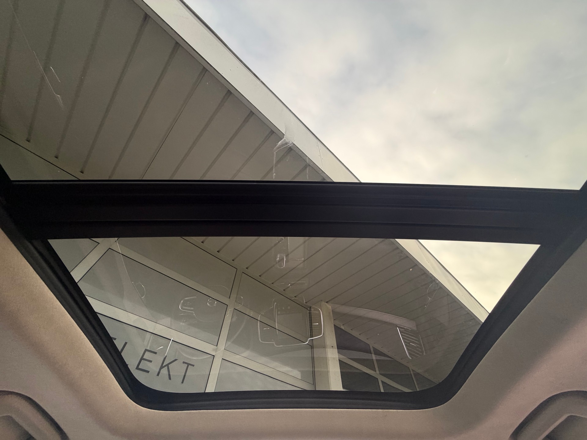 VOLVO XC90 T8 eAWD Ultra Dark Geartronic-image-8