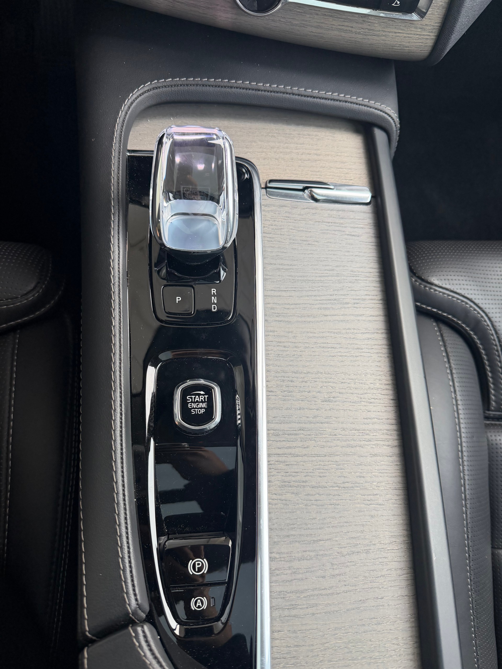 VOLVO XC90 T8 eAWD Ultra Dark Geartronic-image-13