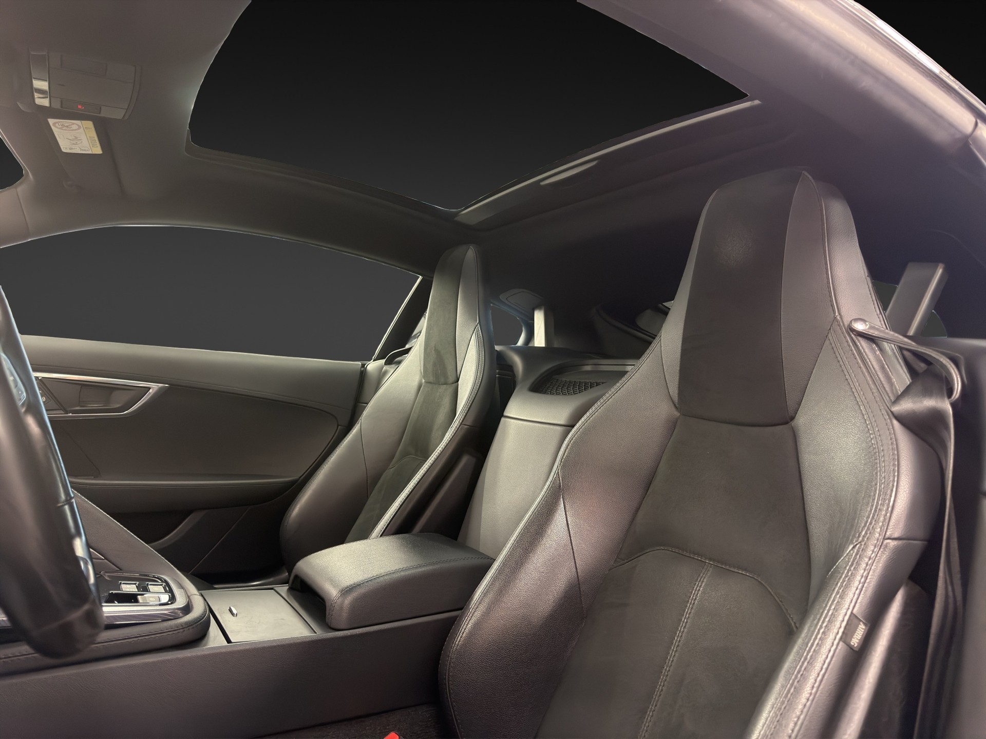 JAGUAR F-Type 2.0 I4 R-Dynamic Automatik-image-16