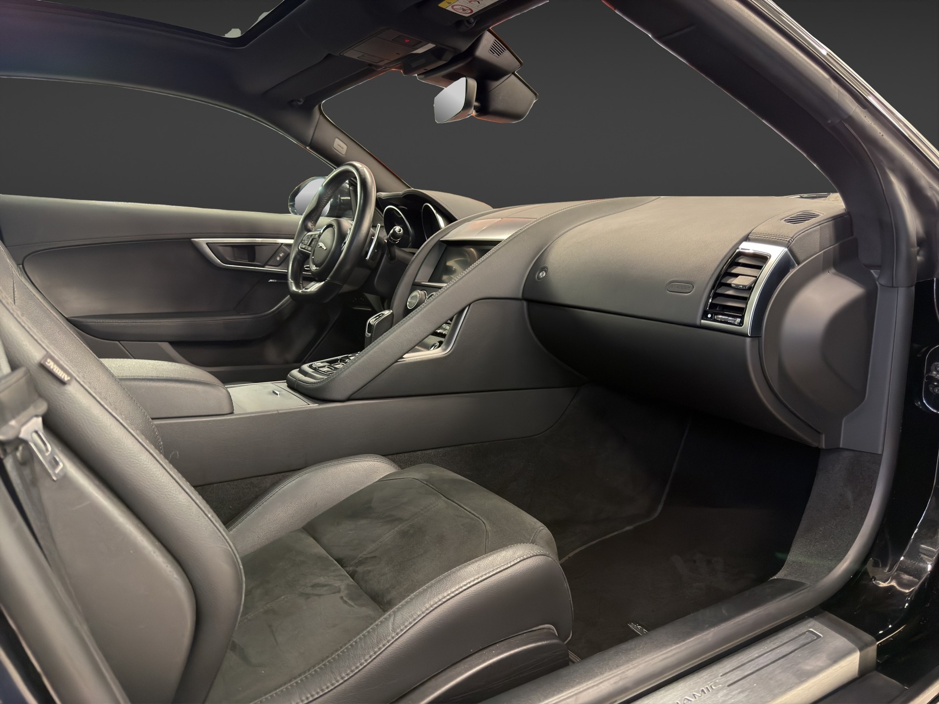 JAGUAR F-Type 2.0 I4 R-Dynamic Automatik-image-17