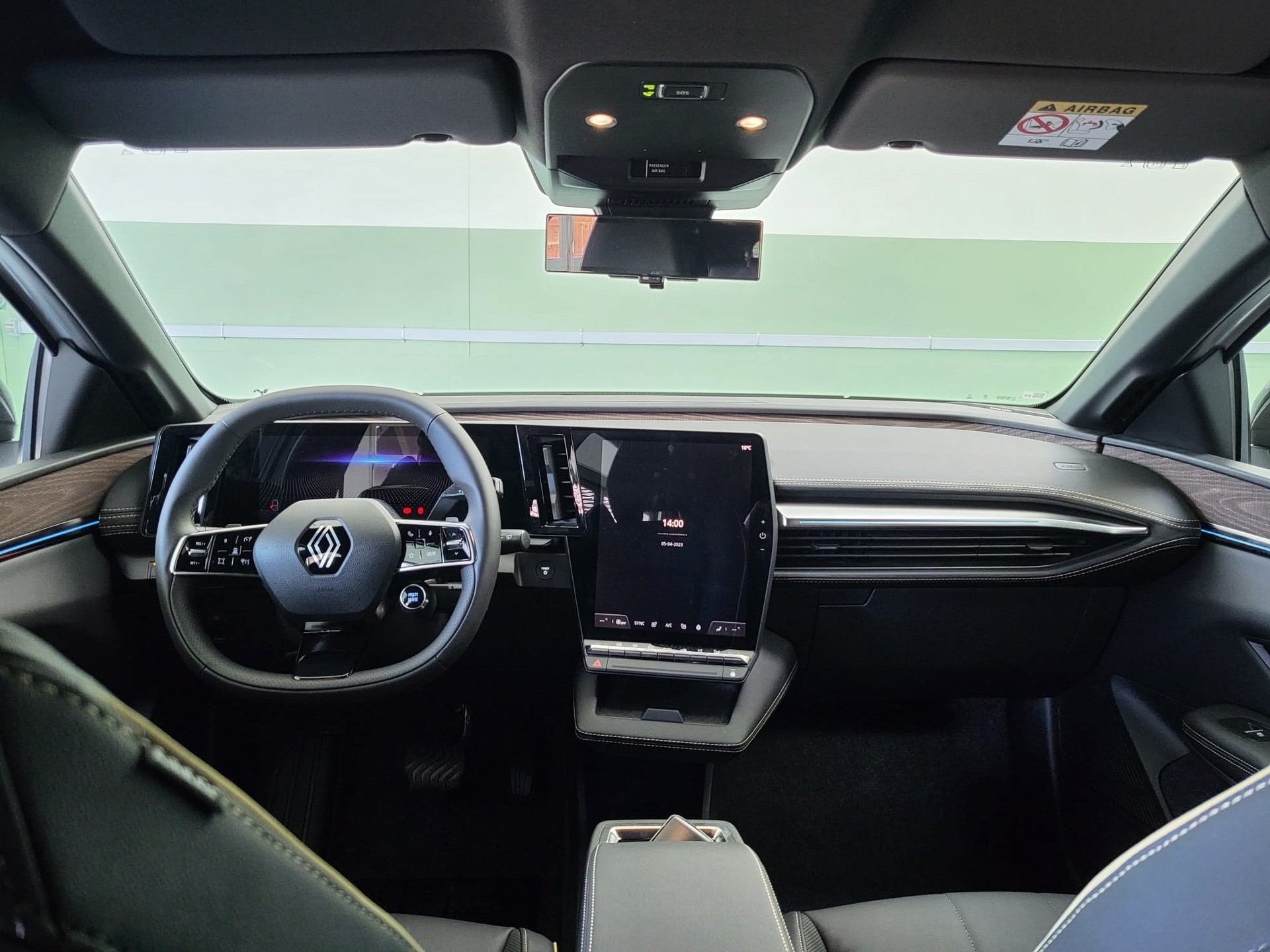 RENAULT Mégane E-TECH EV60 Iconic-image-4