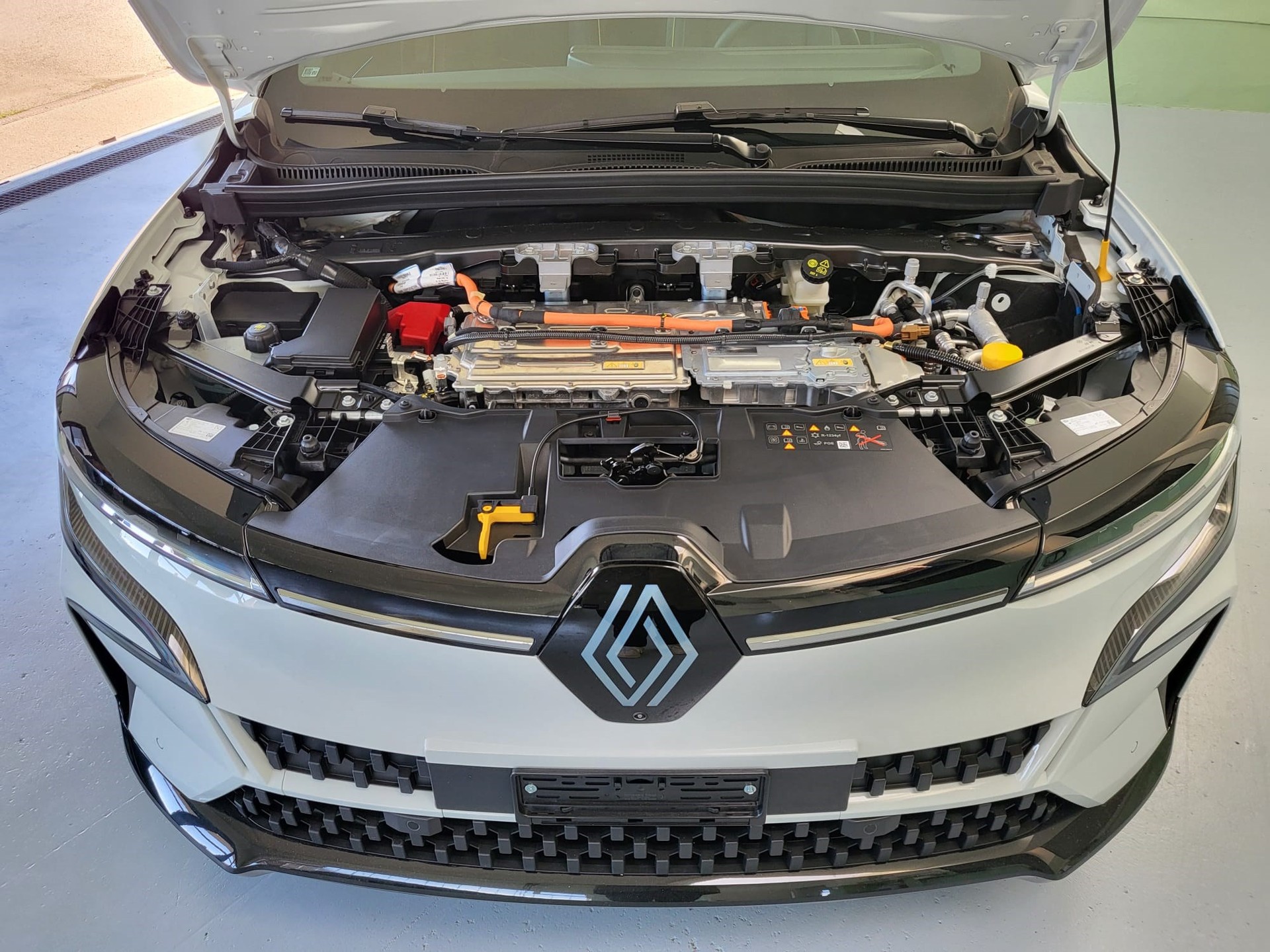 RENAULT Mégane E-TECH EV60 Iconic-image-9