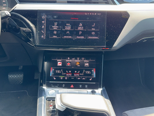 AUDI e-tron 55 quattro-image-11
