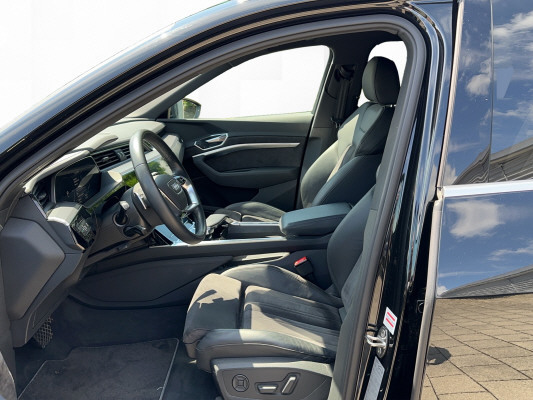 AUDI e-tron 55 quattro-image-9
