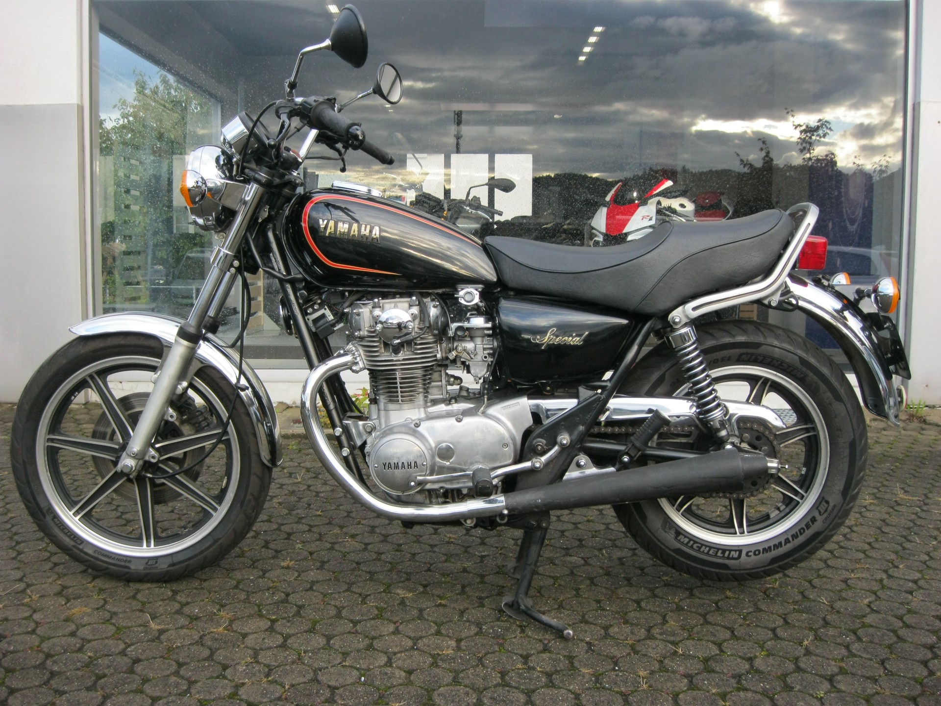YAMAHA SE