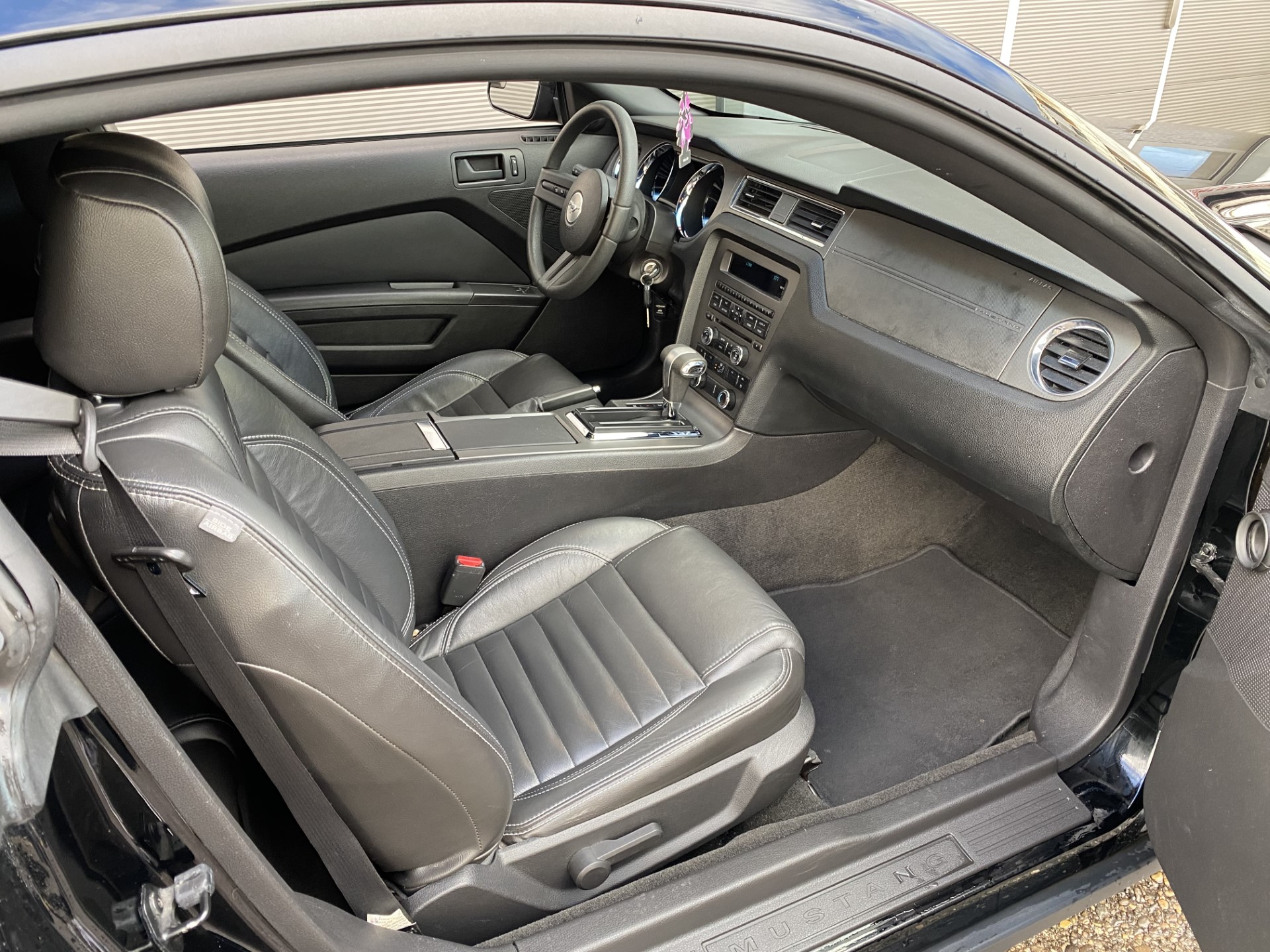 FORD 3.7 V6 Automatic-image-10