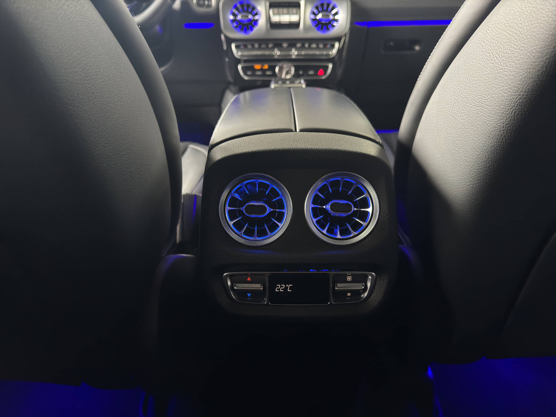 MERCEDES-BENZ G 63 AMG-image-11