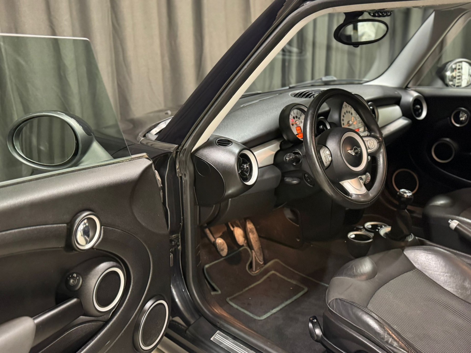 MINI Mini Cooper-image-8