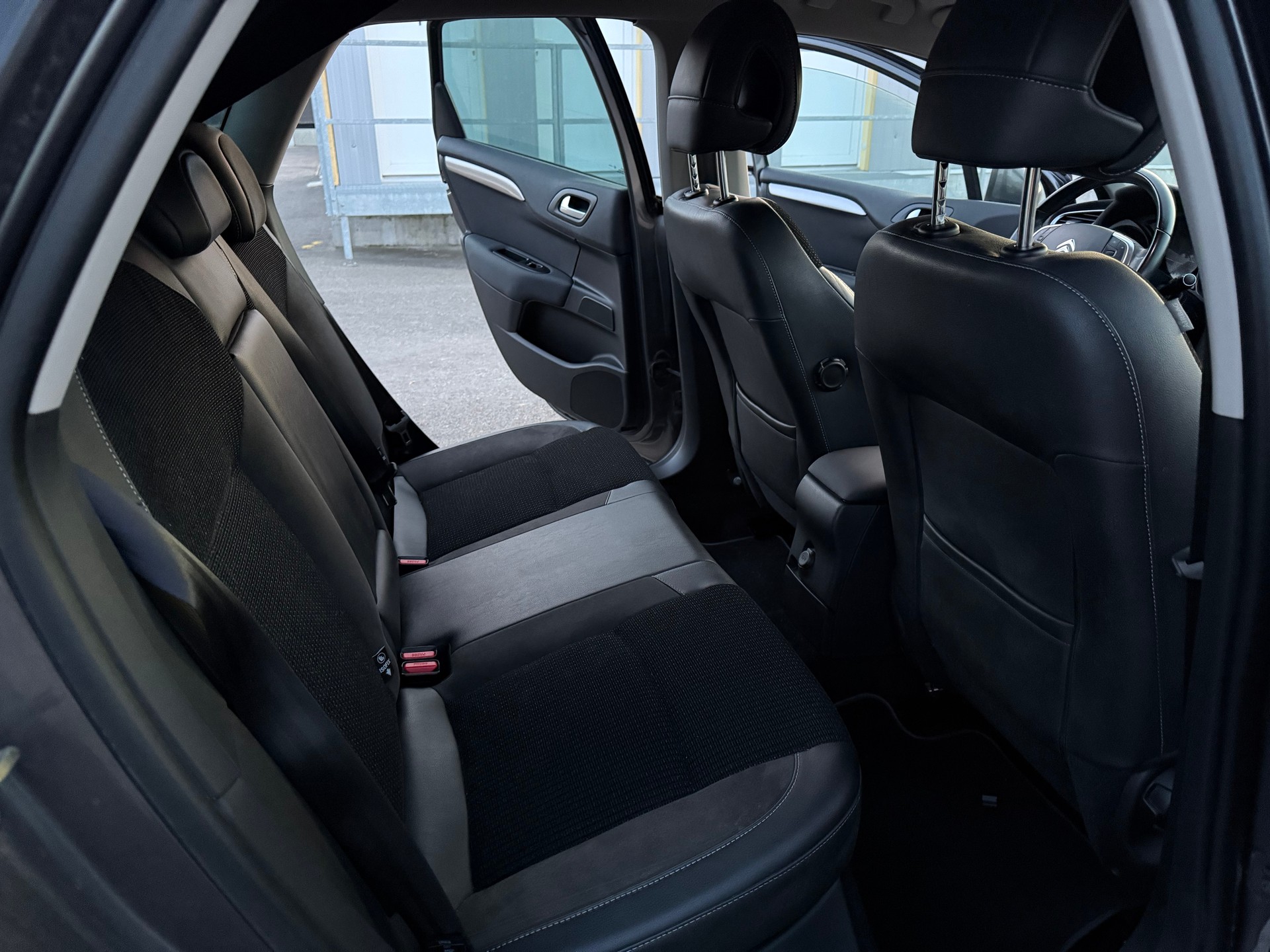 CITROEN C4 2.0 BlueHDi Shine-image-22
