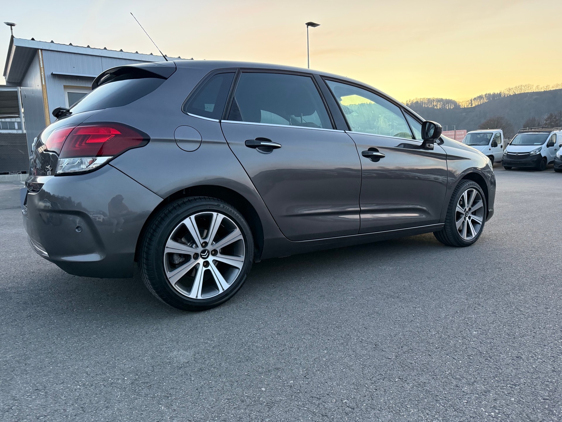 CITROEN C4 2.0 BlueHDi Shine-image-11