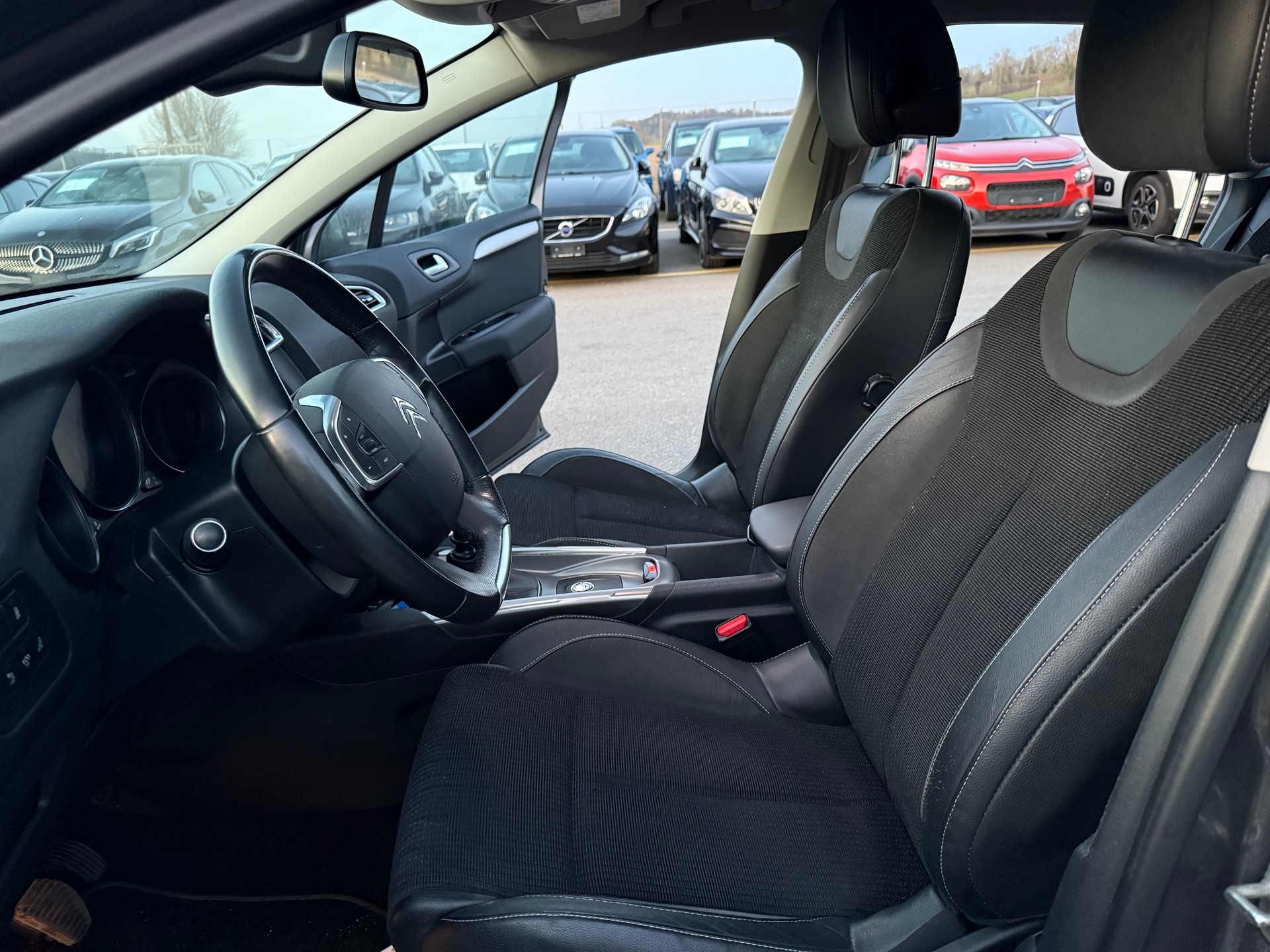 CITROEN C4 2.0 BlueHDi Shine-image-19