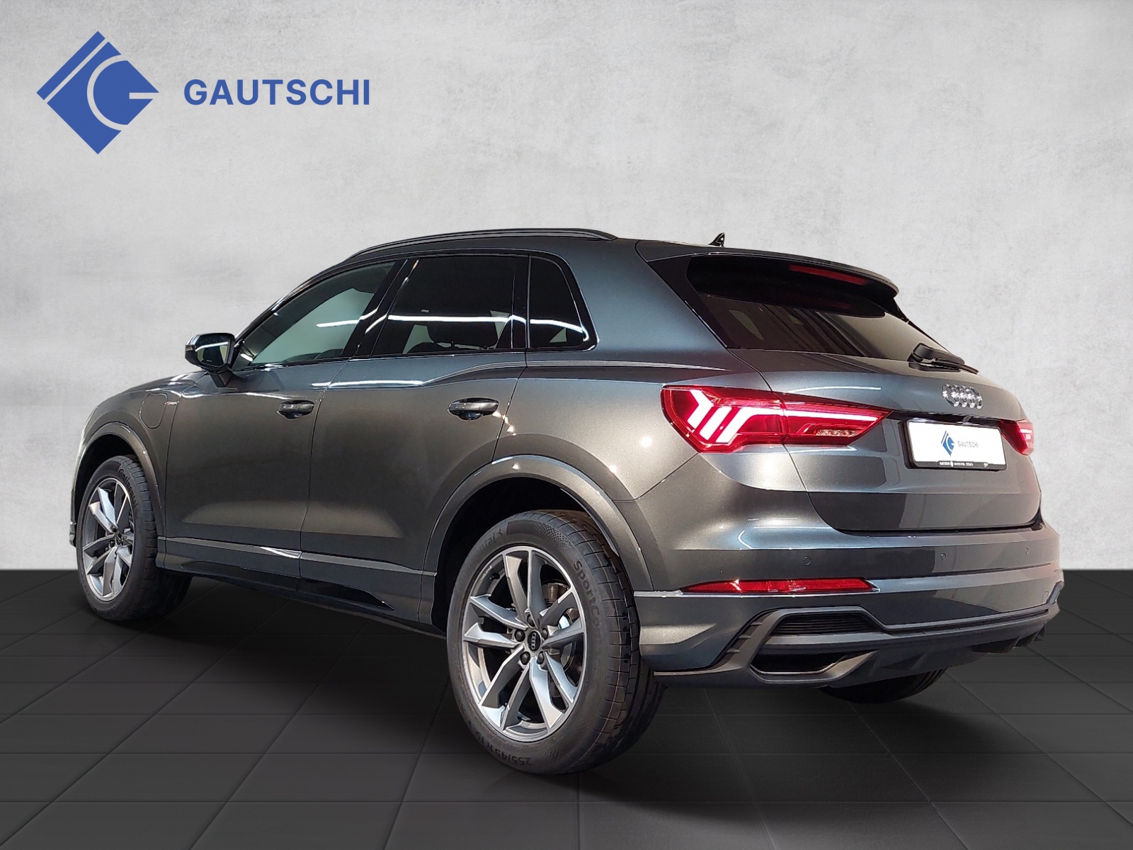 AUDI Q3 45 TFSI e S line S-tronic-image-2