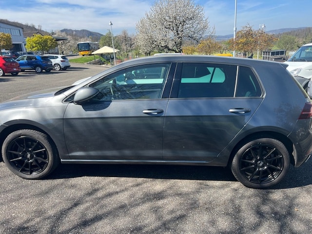 VW Golf 2.0 TDI Highline DSG-image-2