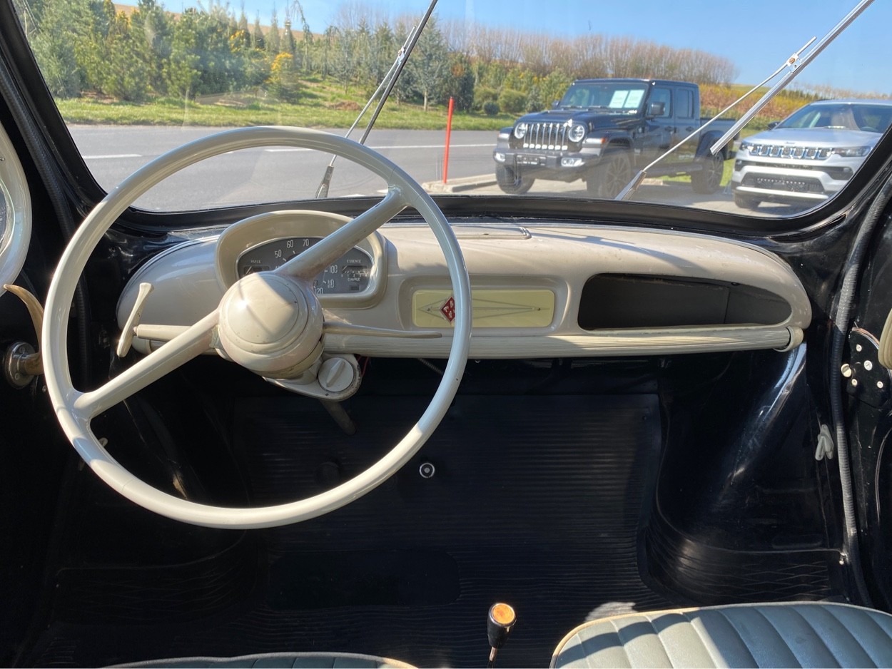 RENAULT 4CV R 1062-image-8