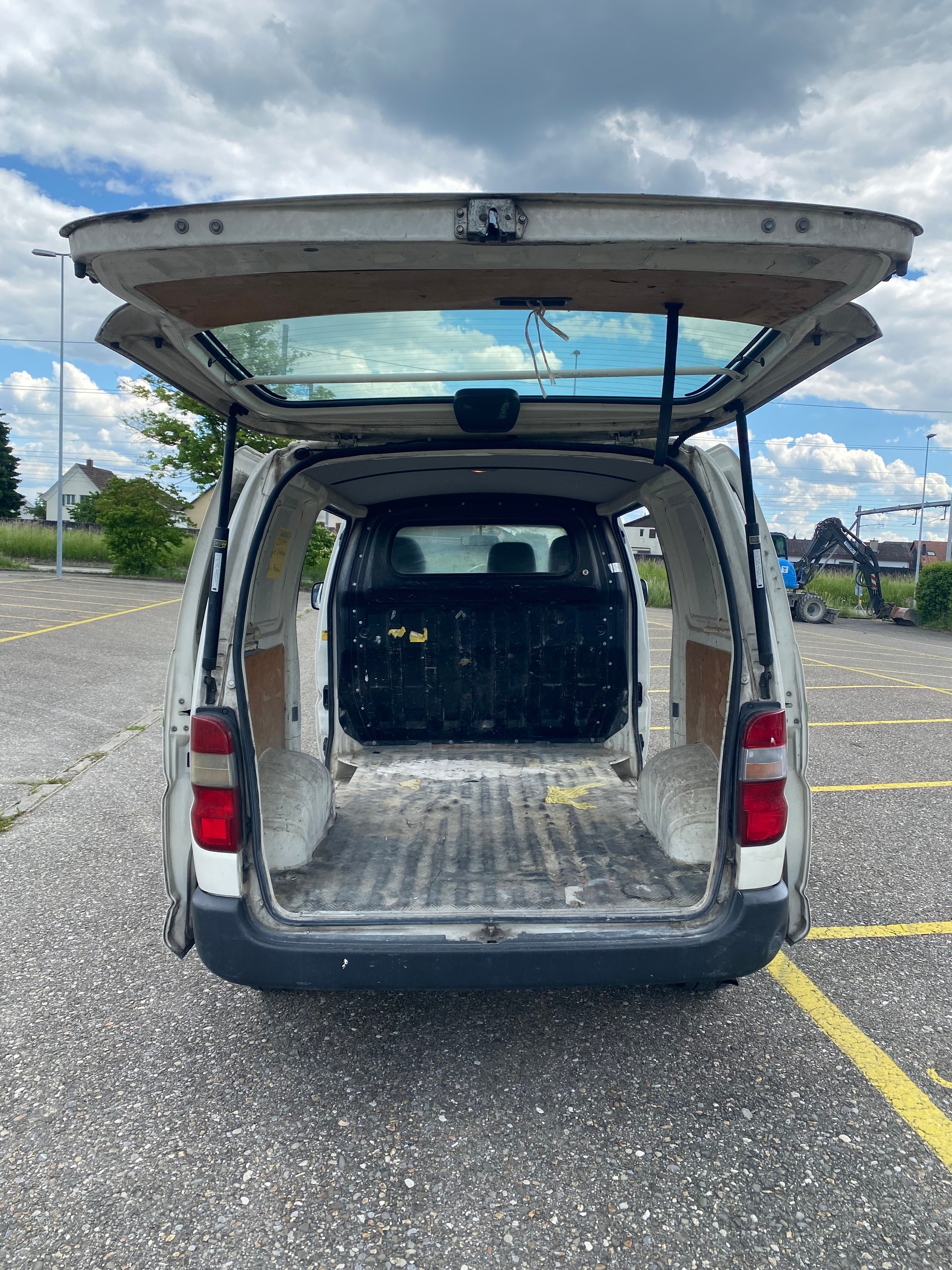 TOYOTA Hiace D-4D Van SWB-image-10