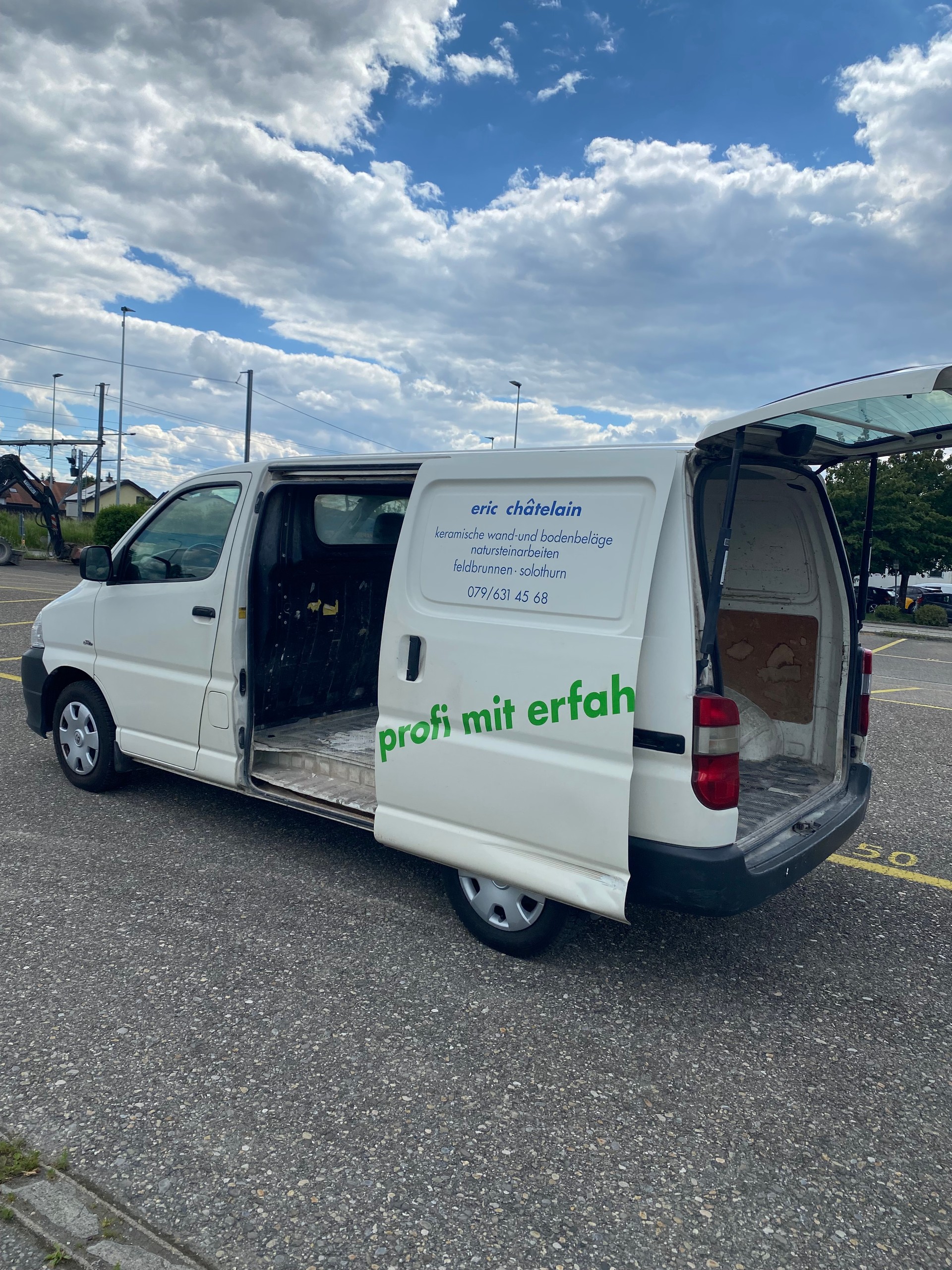TOYOTA Hiace D-4D Van SWB-image-11