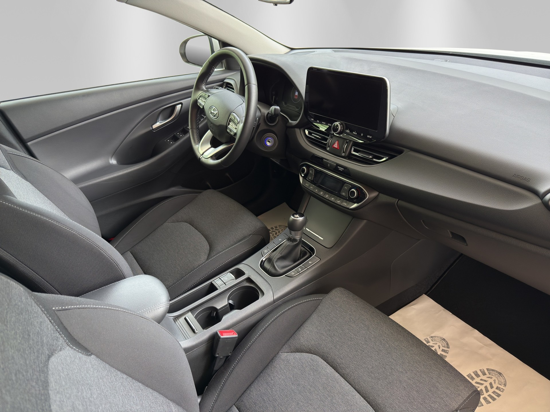 HYUNDAI i30 Wagon 1.5 T-GDi Amplia 48V MH DCT-image-12