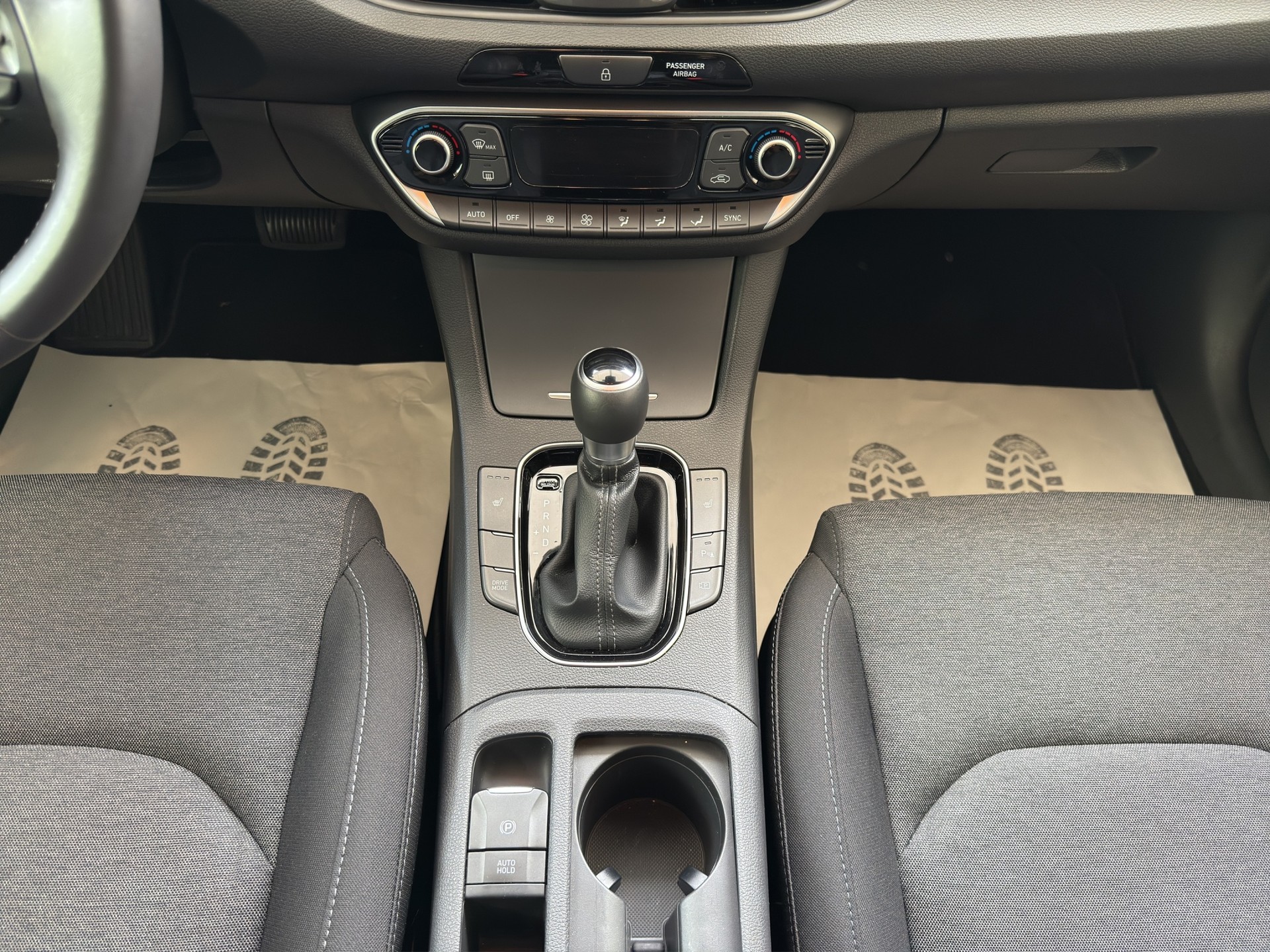 HYUNDAI i30 Wagon 1.5 T-GDi Amplia 48V MH DCT-image-10