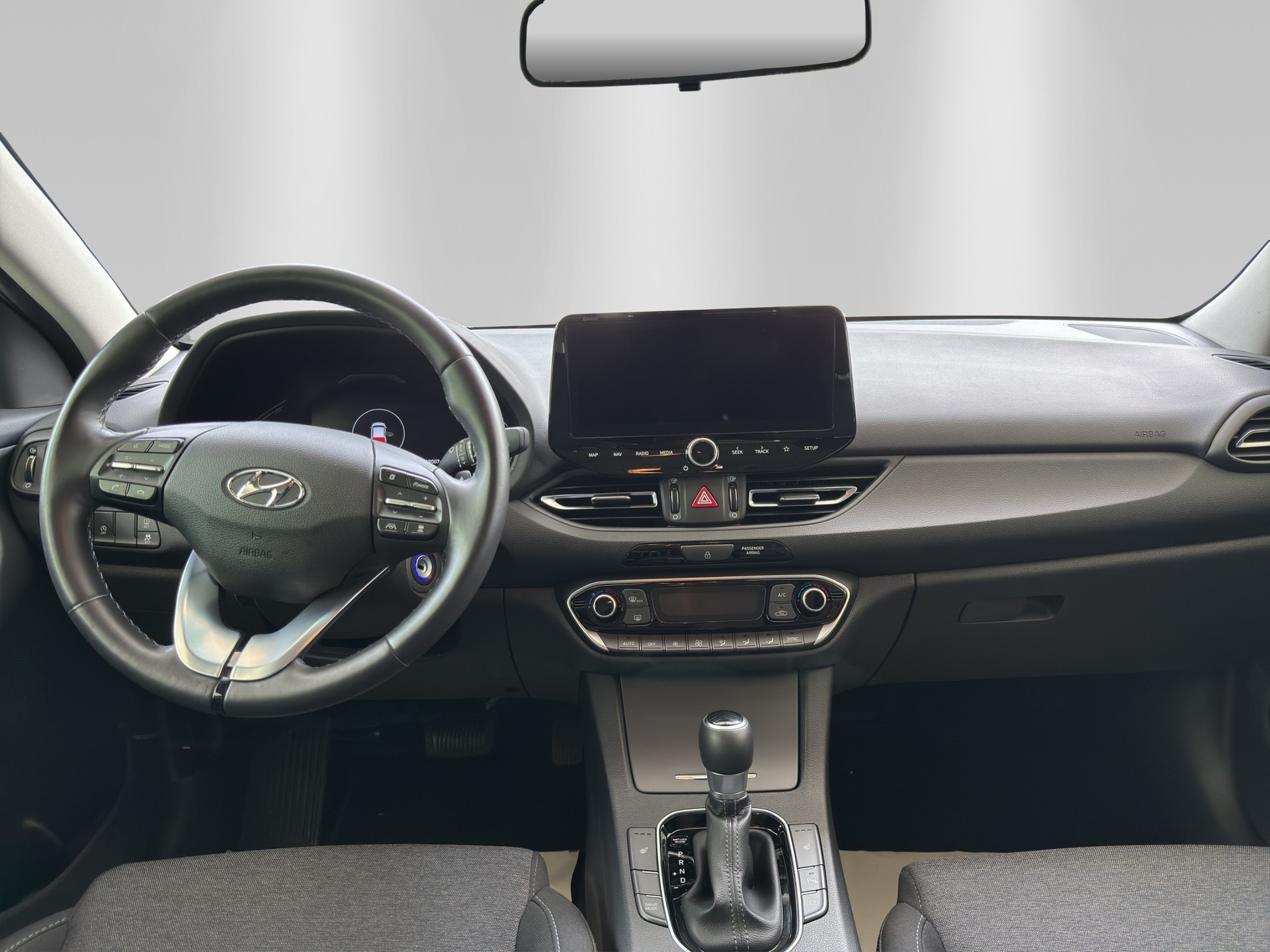 HYUNDAI i30 Wagon 1.5 T-GDi Amplia 48V MH DCT-image-8