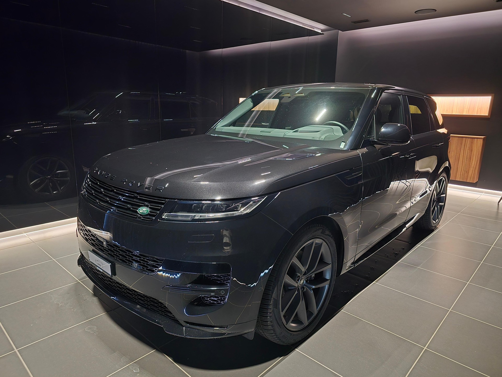 LAND ROVER Range Rover Sport 3.0 I6 300 HSE Dynamic-image-0