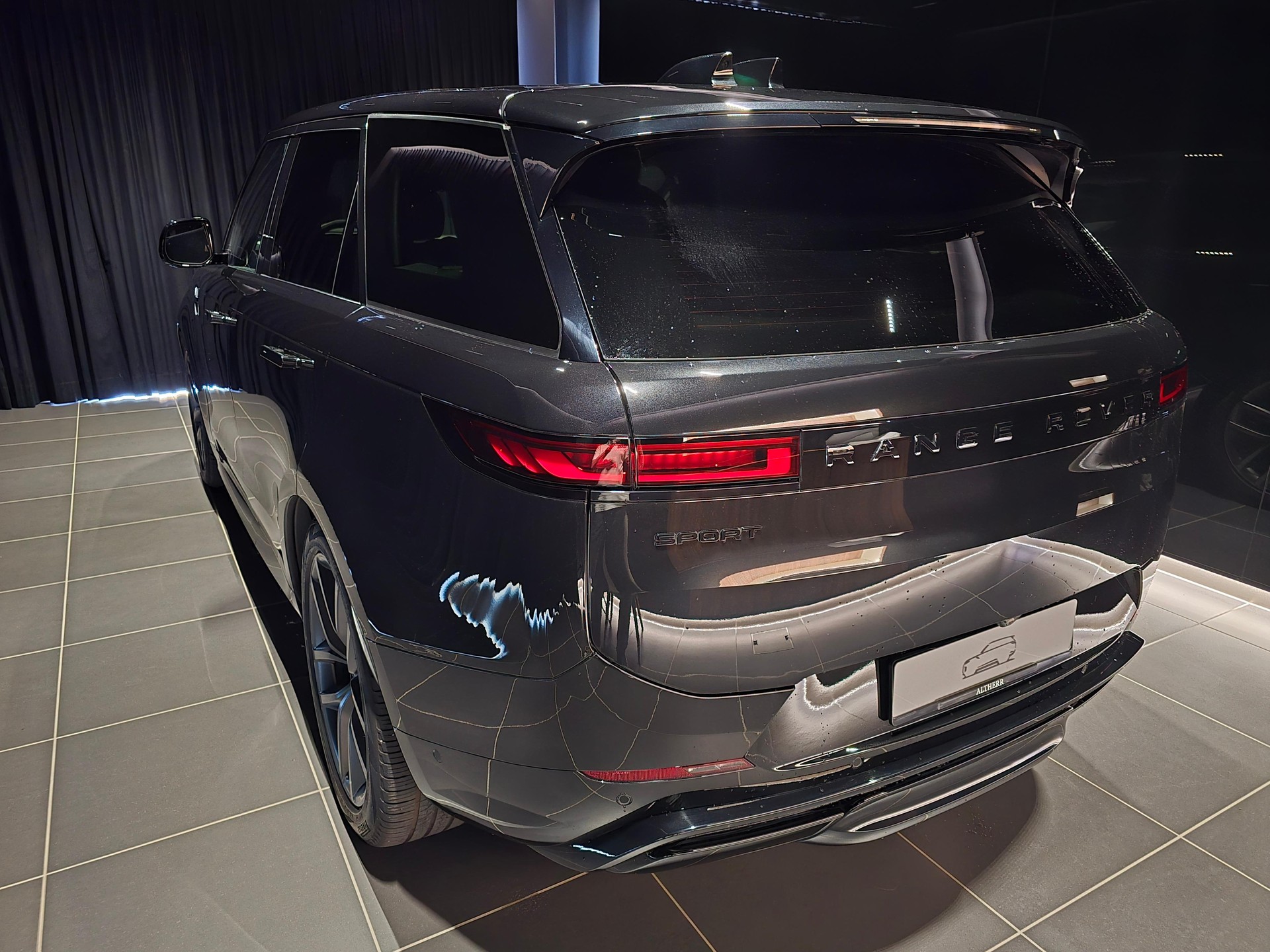 LAND ROVER Range Rover Sport 3.0 I6 300 HSE Dynamic-image-2
