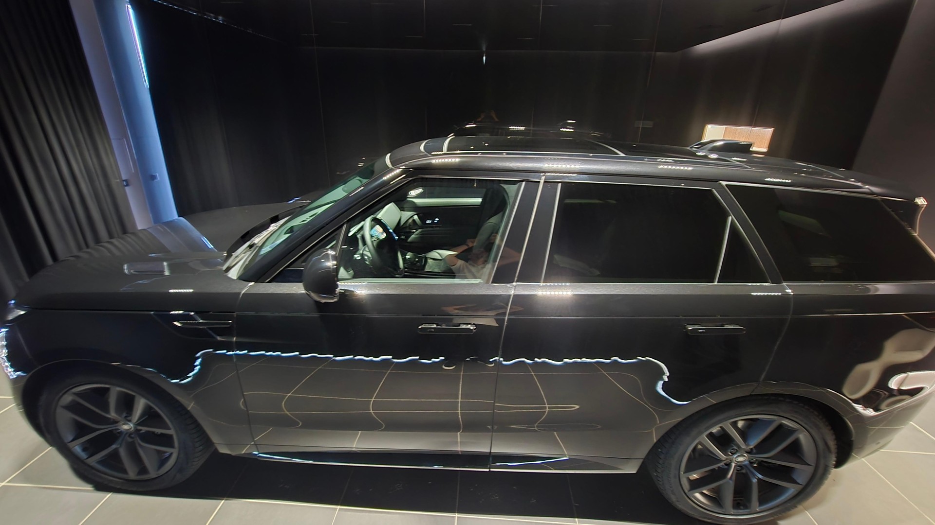 LAND ROVER Range Rover Sport 3.0 I6 300 HSE Dynamic-image-1