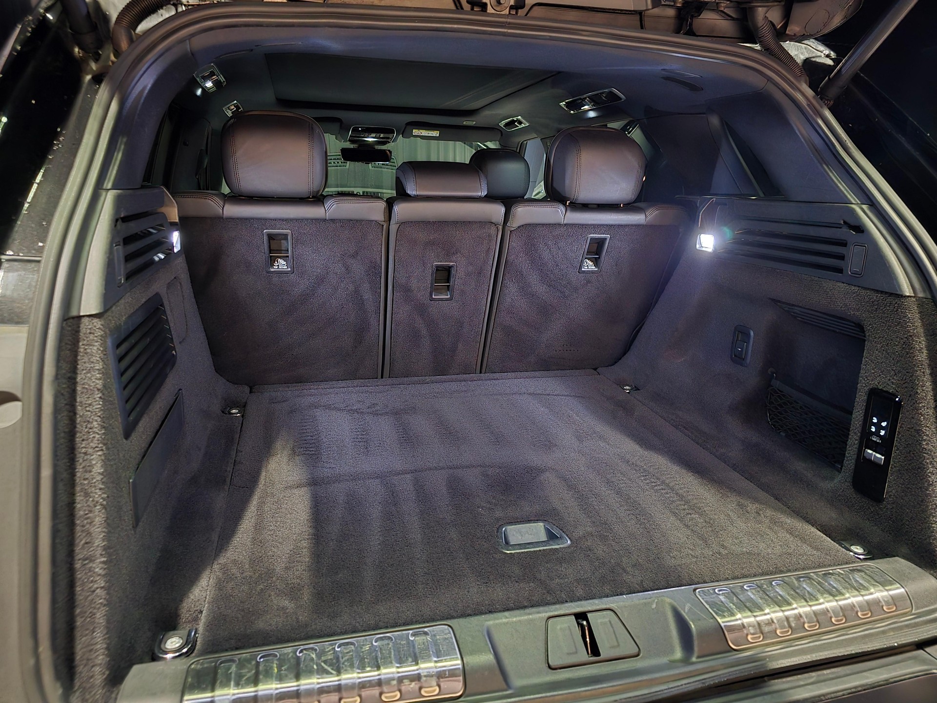 LAND ROVER Range Rover Sport 3.0 I6 300 HSE Dynamic-image-3