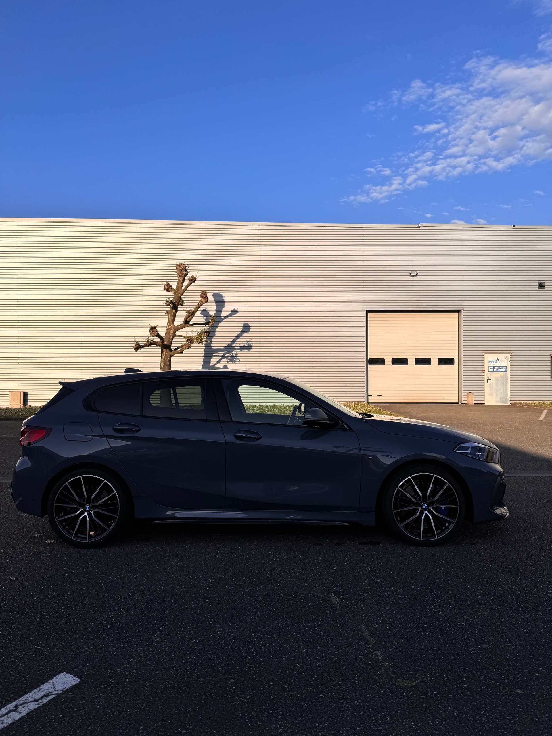BMW M135i xDrive Steptronic-image-5