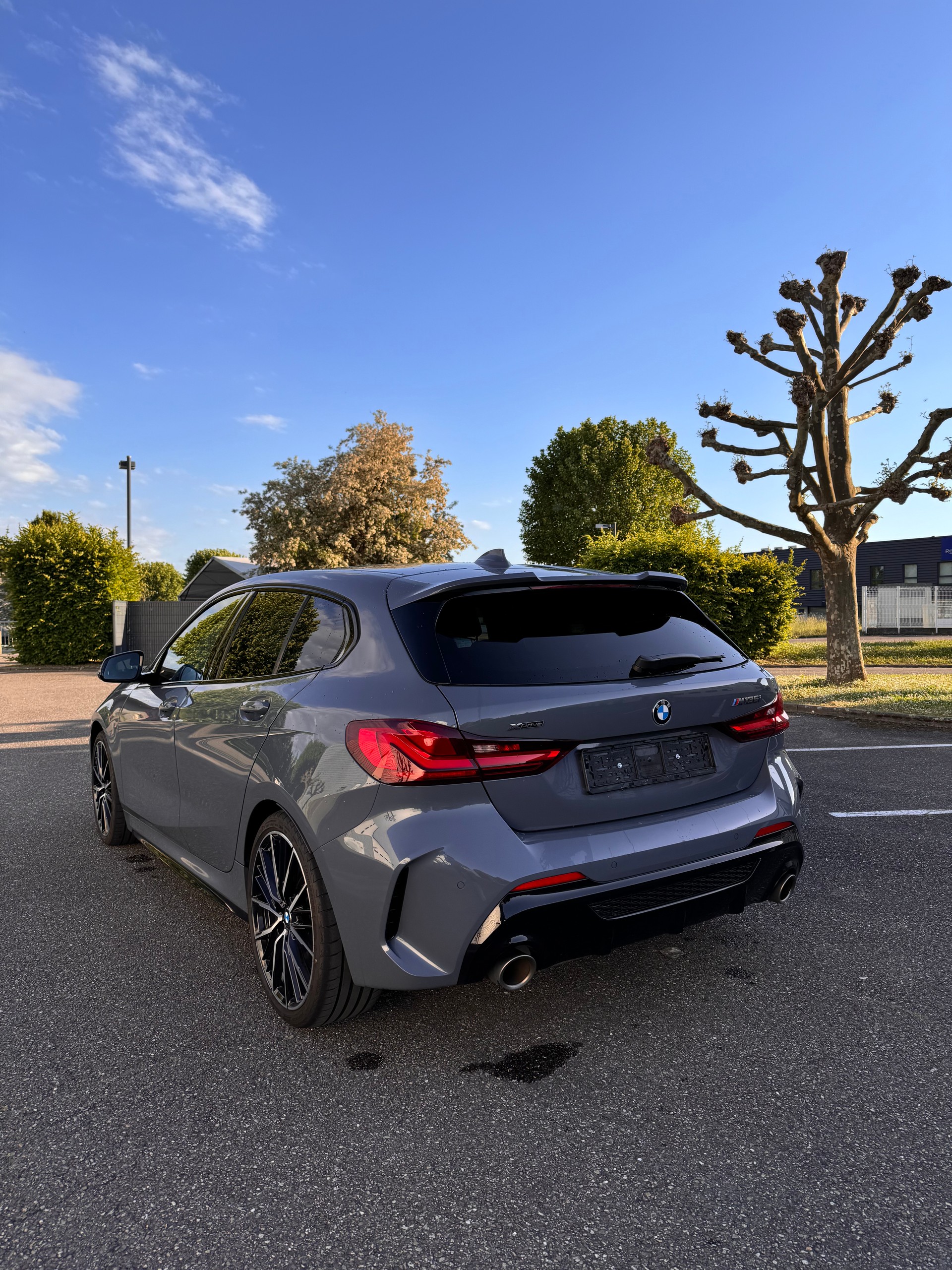 BMW M135i xDrive Steptronic-image-6