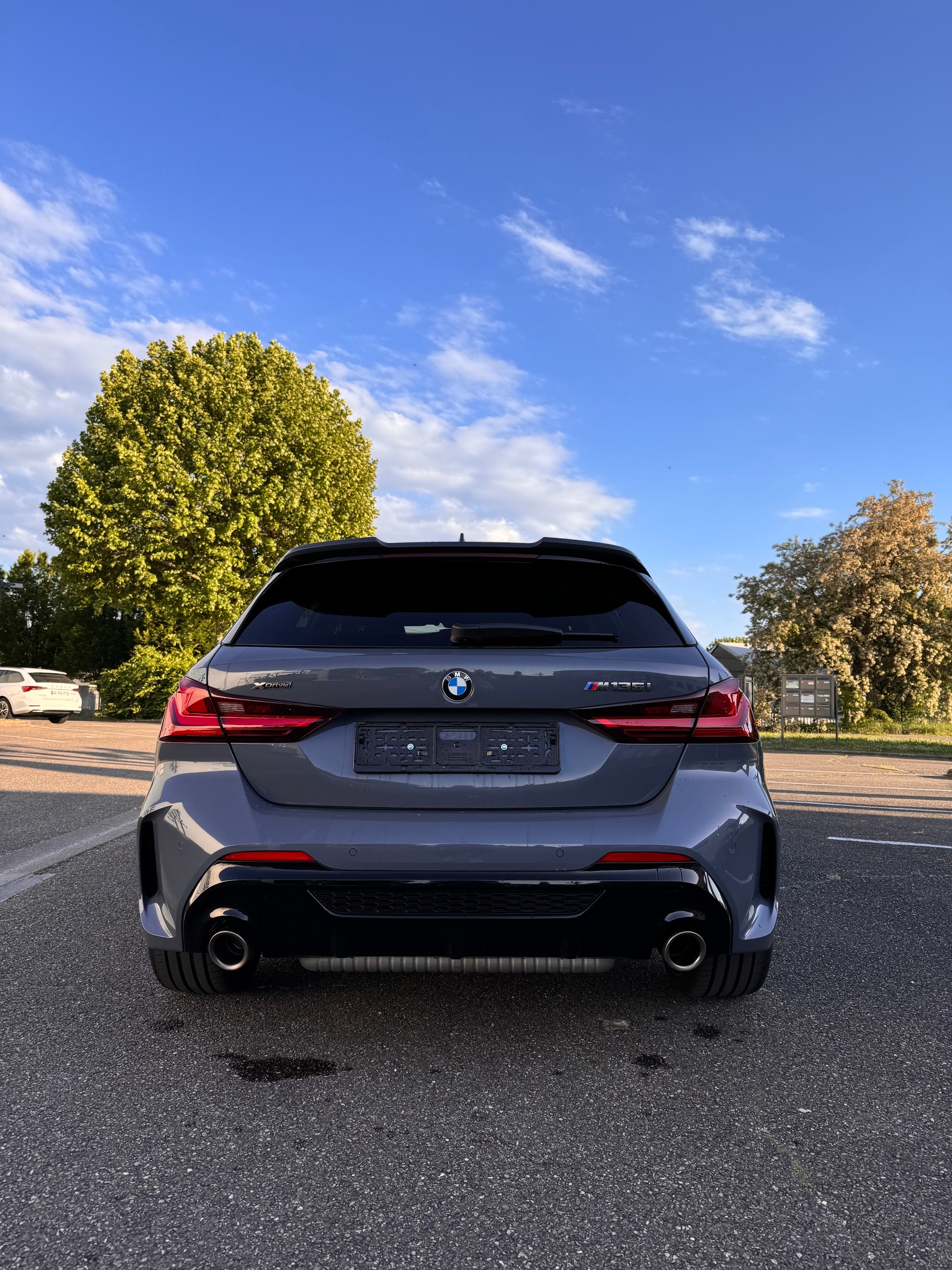 BMW M135i xDrive Steptronic-image-7