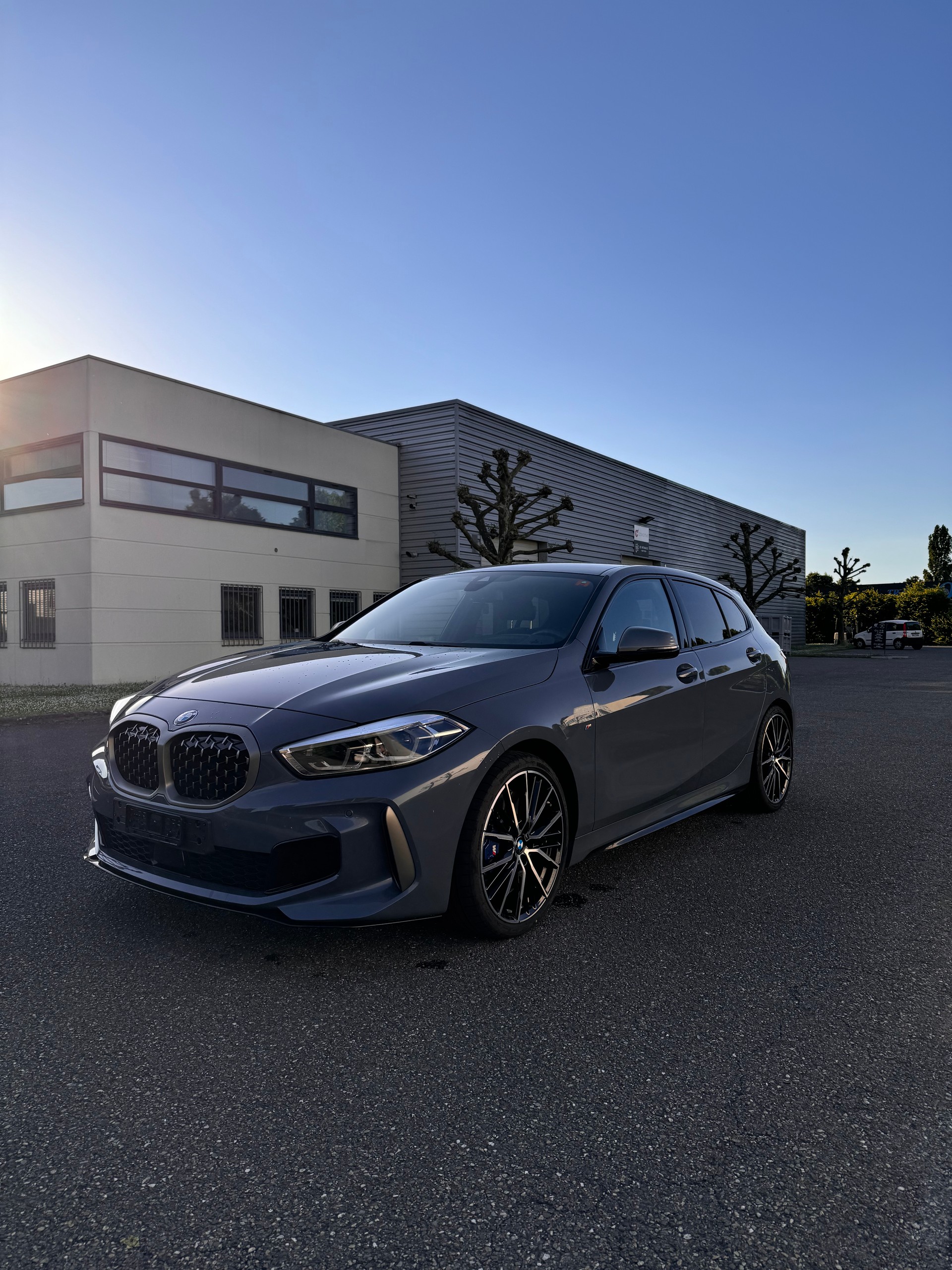 BMW M135i xDrive Steptronic-image-1