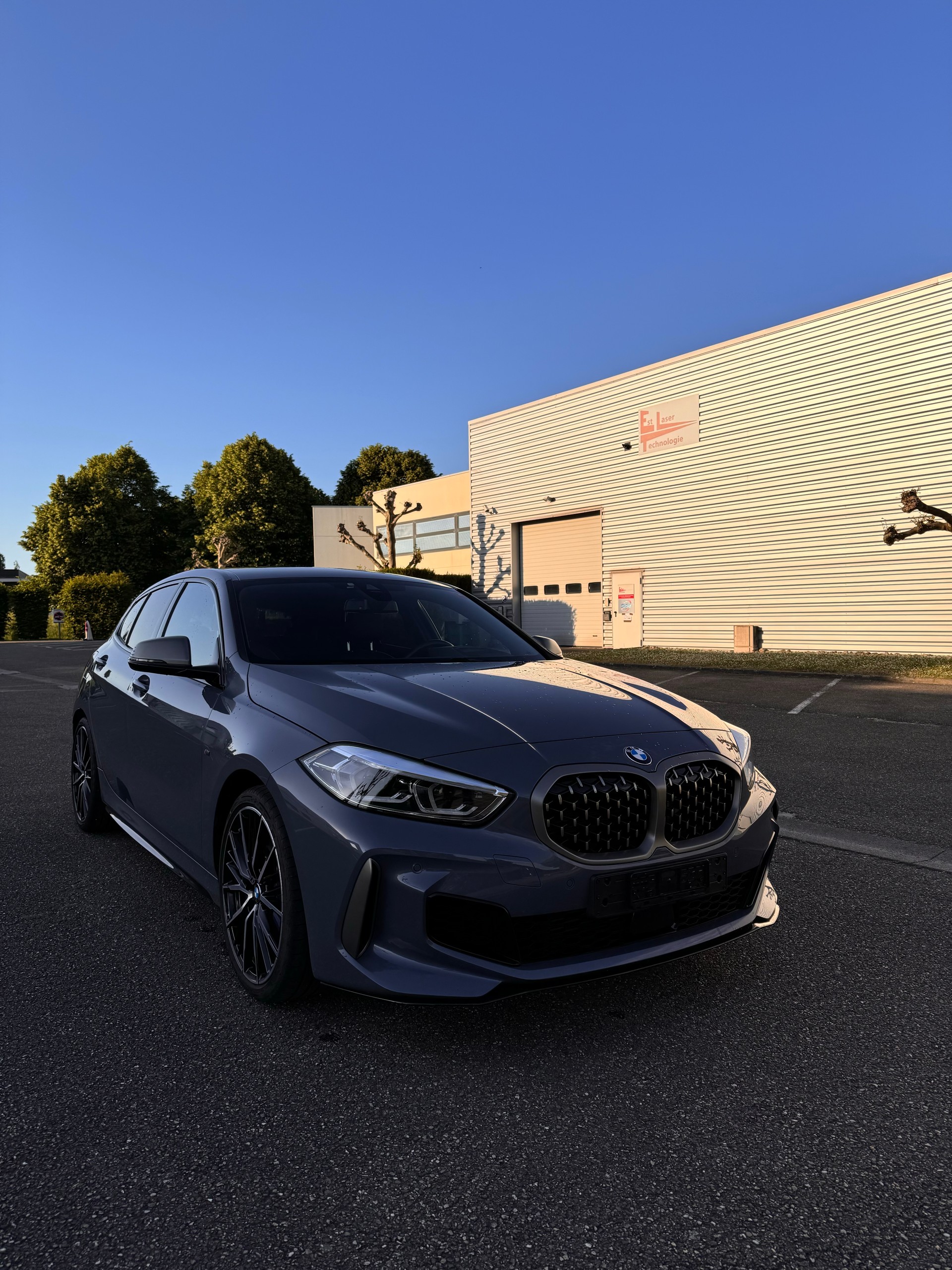 BMW M135i xDrive Steptronic-image-3