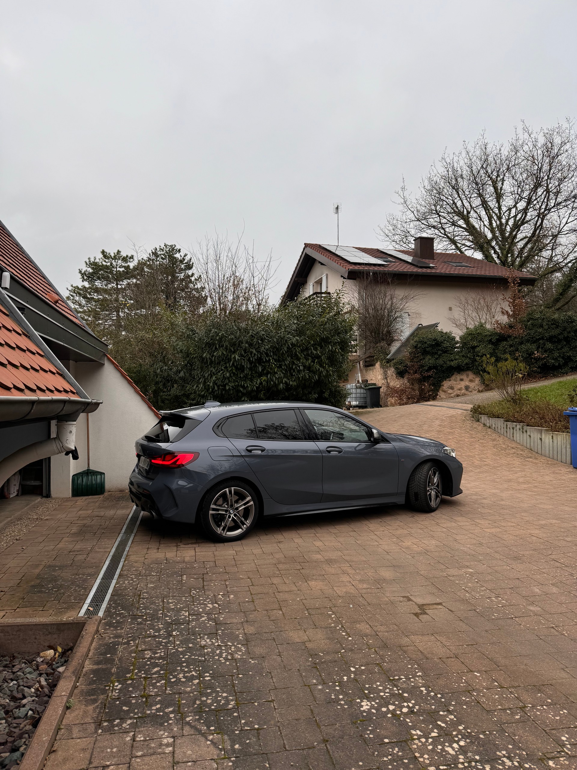 BMW M135i xDrive Steptronic-image-19