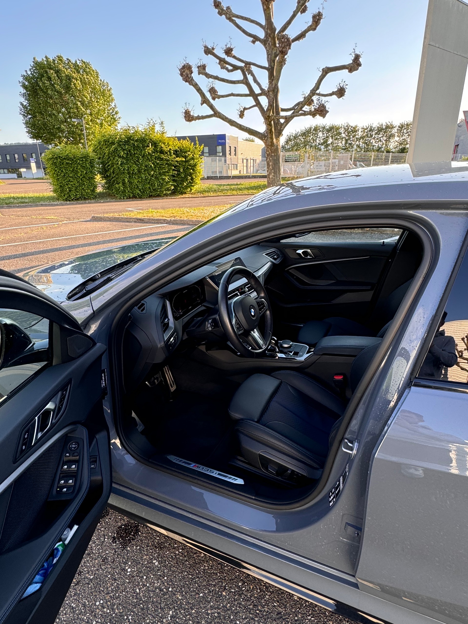 BMW M135i xDrive Steptronic-image-16