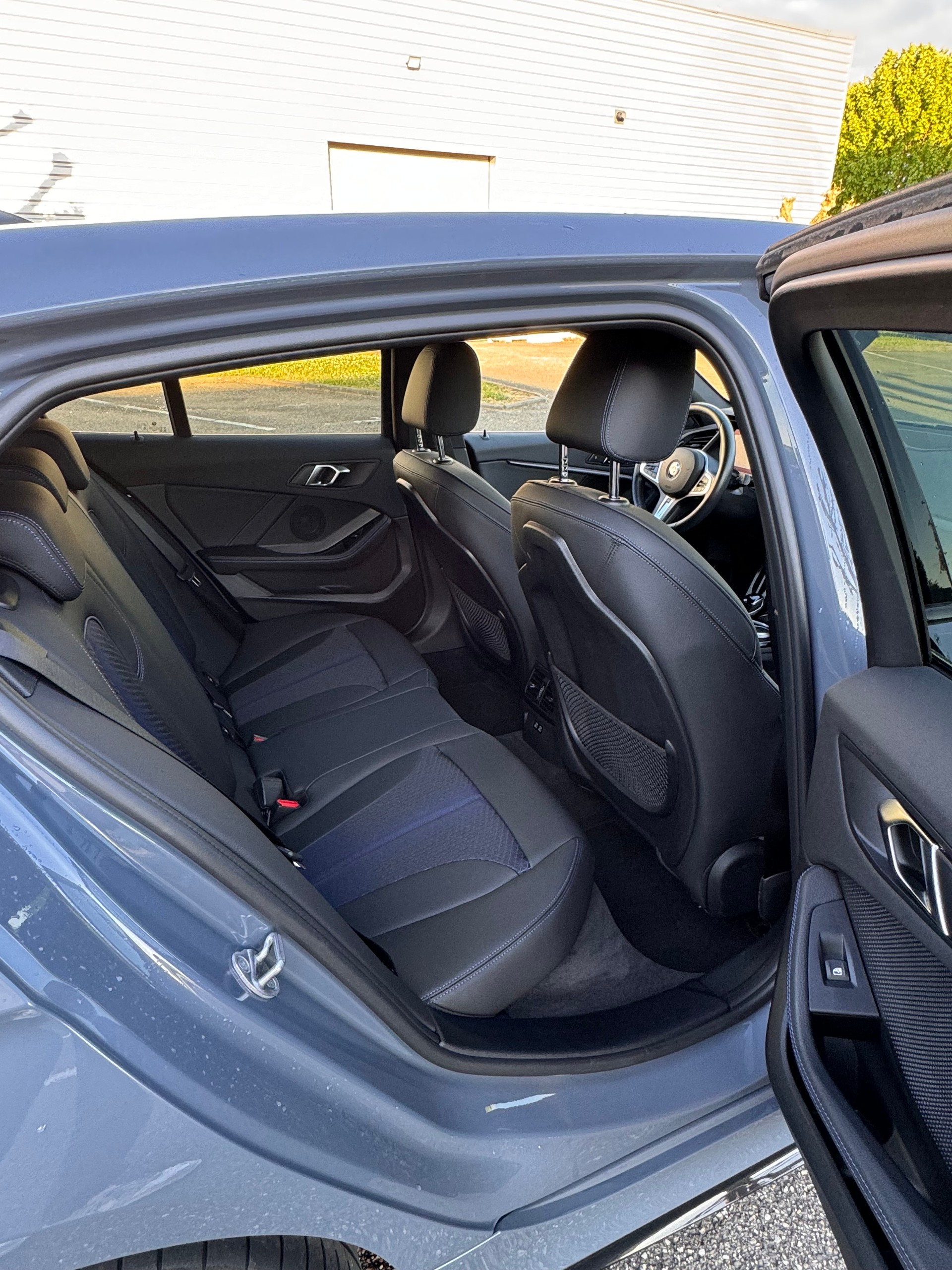BMW M135i xDrive Steptronic-image-17
