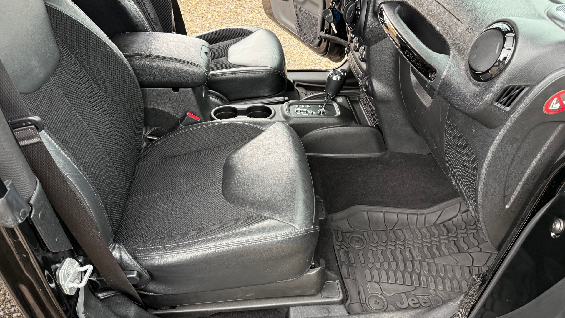 JEEP Wrangler 2.8 CRD Sahara Automatic hardtop-image-10