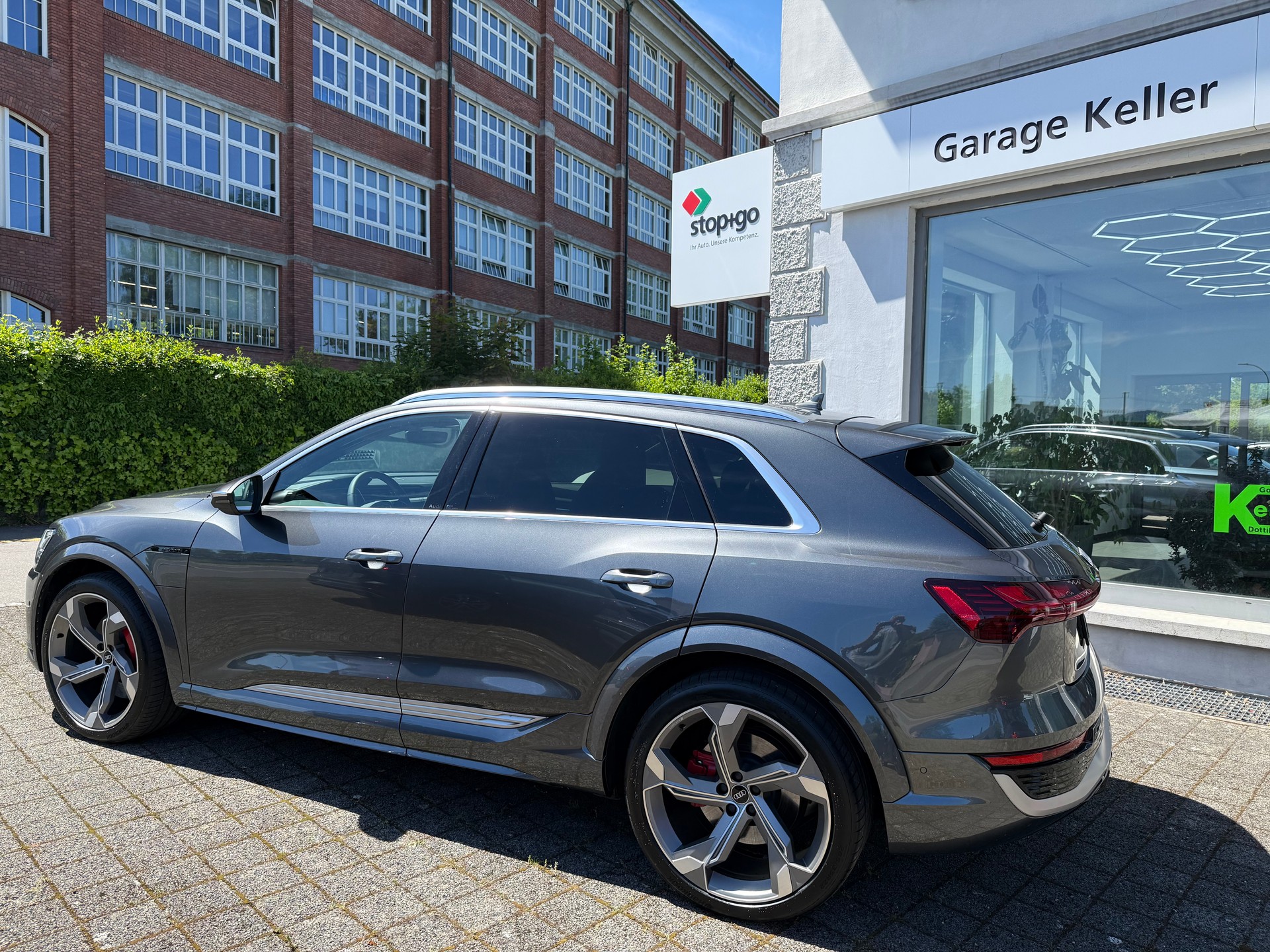 AUDI SQ8 e-tron quattro-image-2
