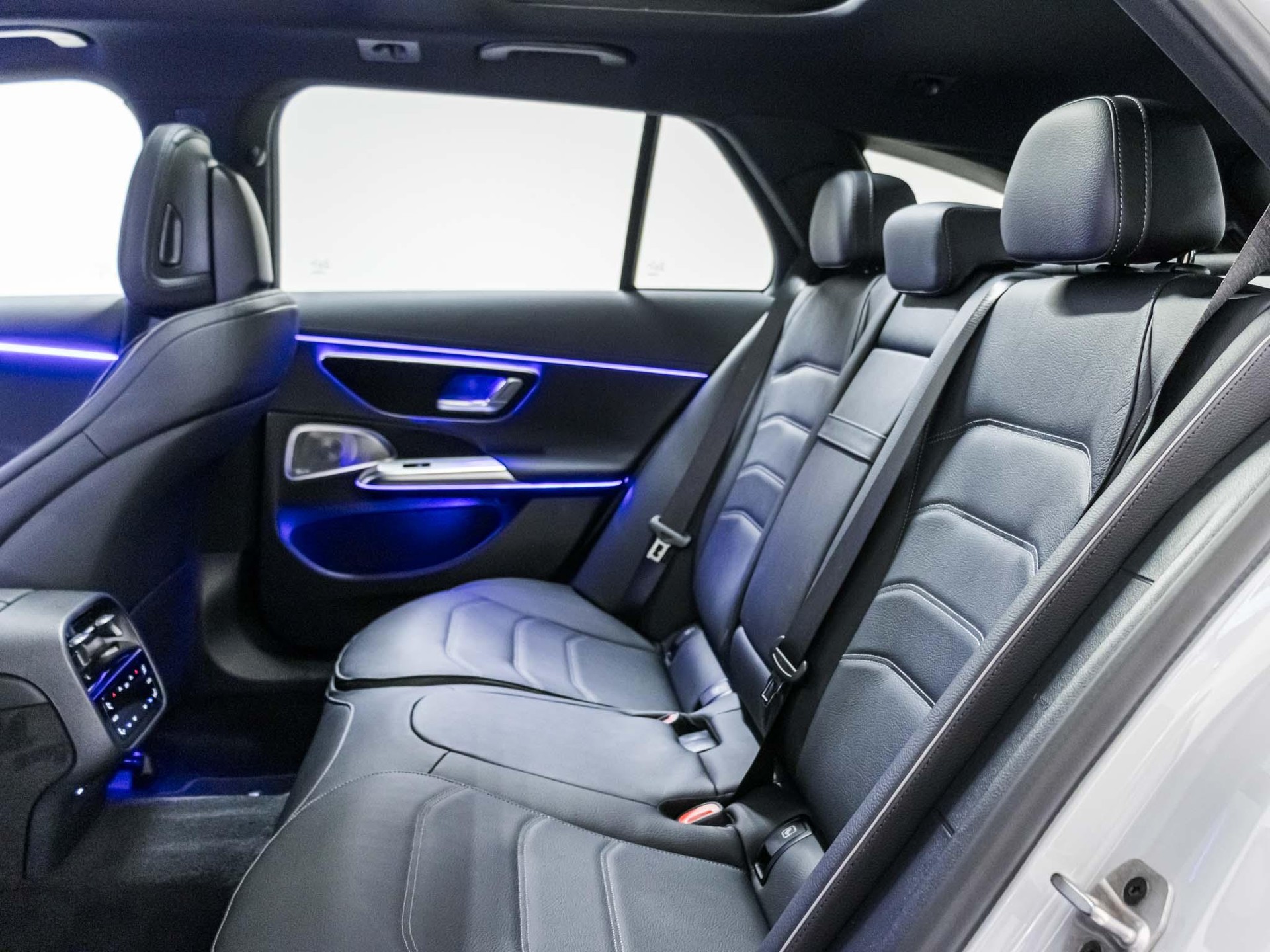 MERCEDES-BENZ E 450 d 4MATIC T-Modell-image-7