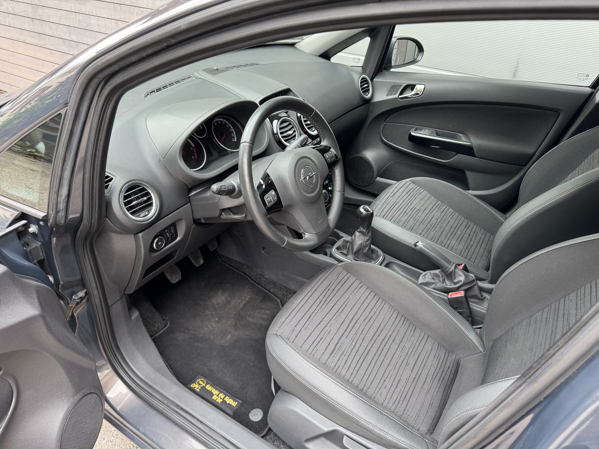 OPEL Corsa 1.3 CDTI ecoFLEX Active Edition-image-9