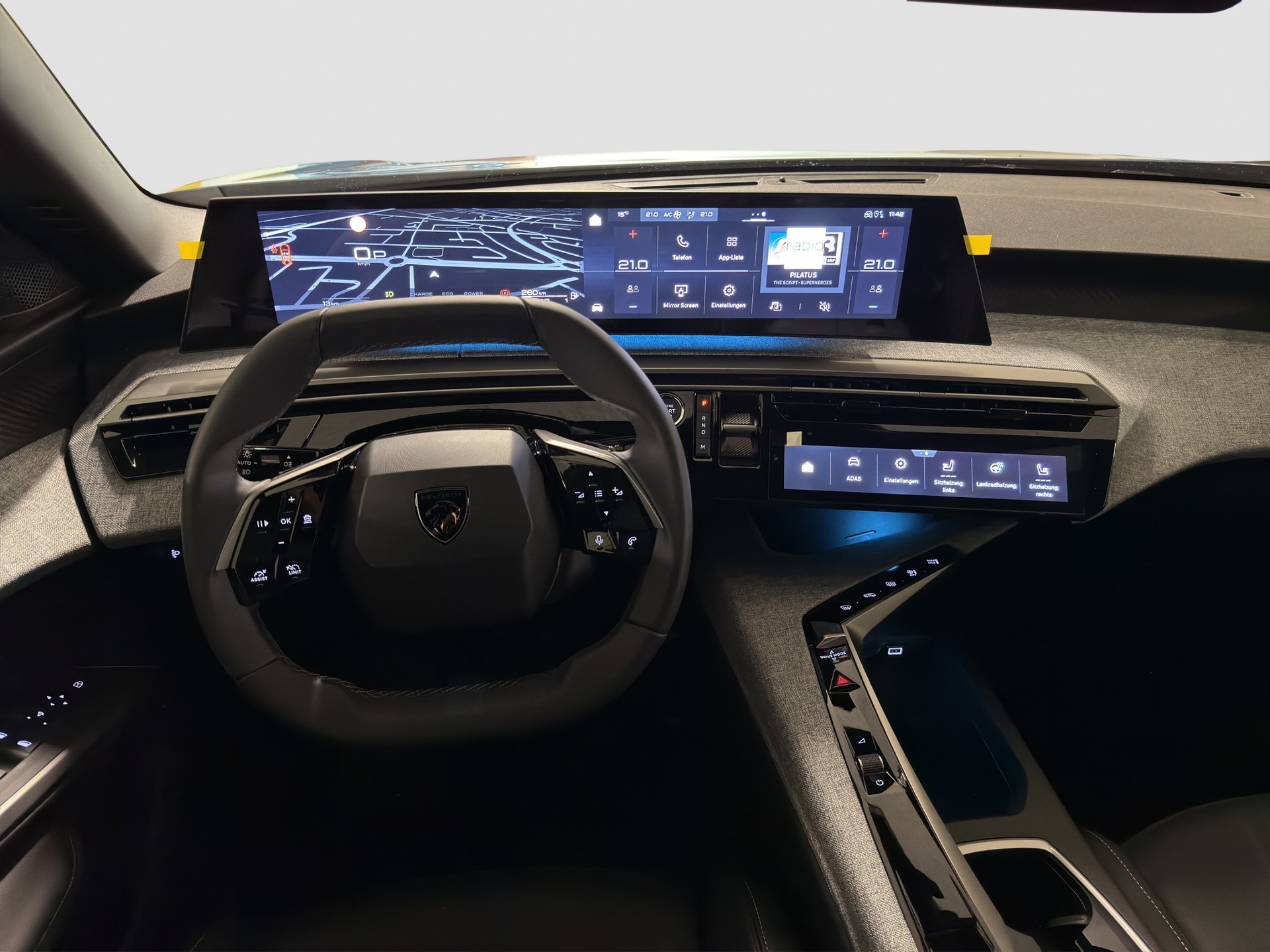 PEUGEOT 5008 1.2 Hybrid Allure Premium-image-14