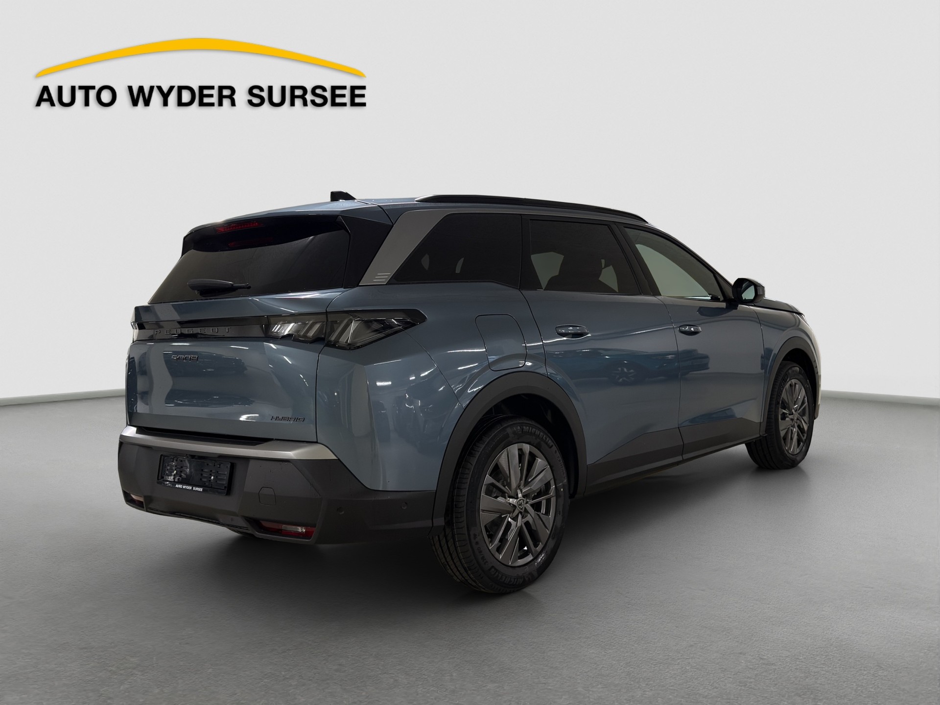 PEUGEOT 5008 1.2 Hybrid Allure Premium-image-5