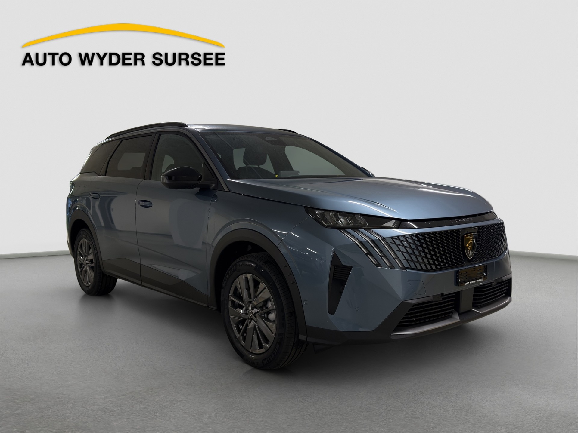 PEUGEOT 5008 1.2 Hybrid Allure Premium-image-7