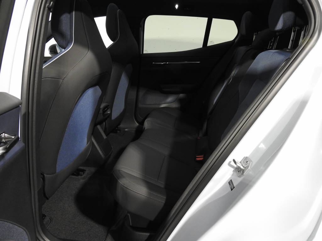 VOLVO EX 30 E60 Ultra-image-10